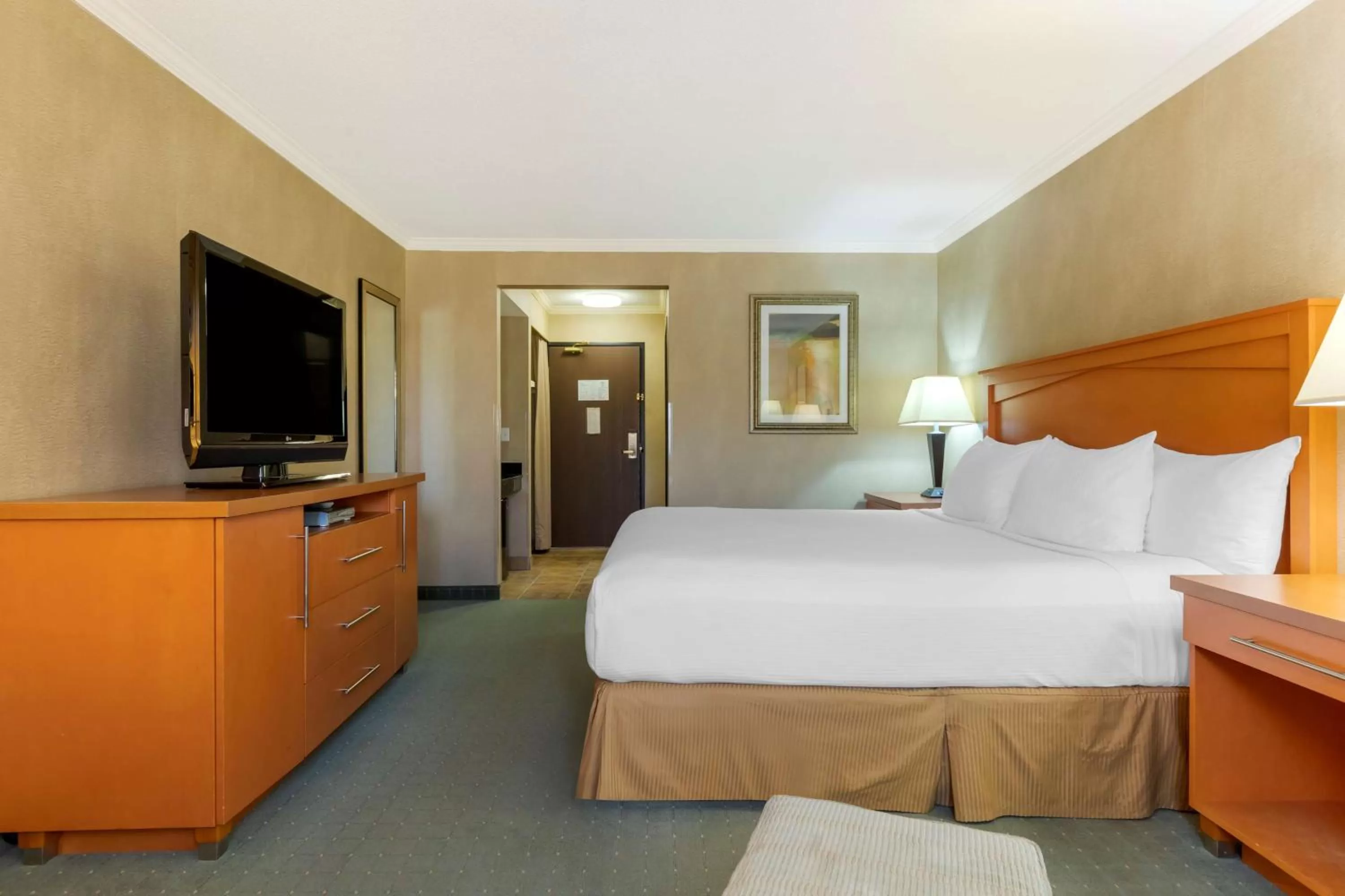 Bedroom, Bed in Best Western Davison Inn