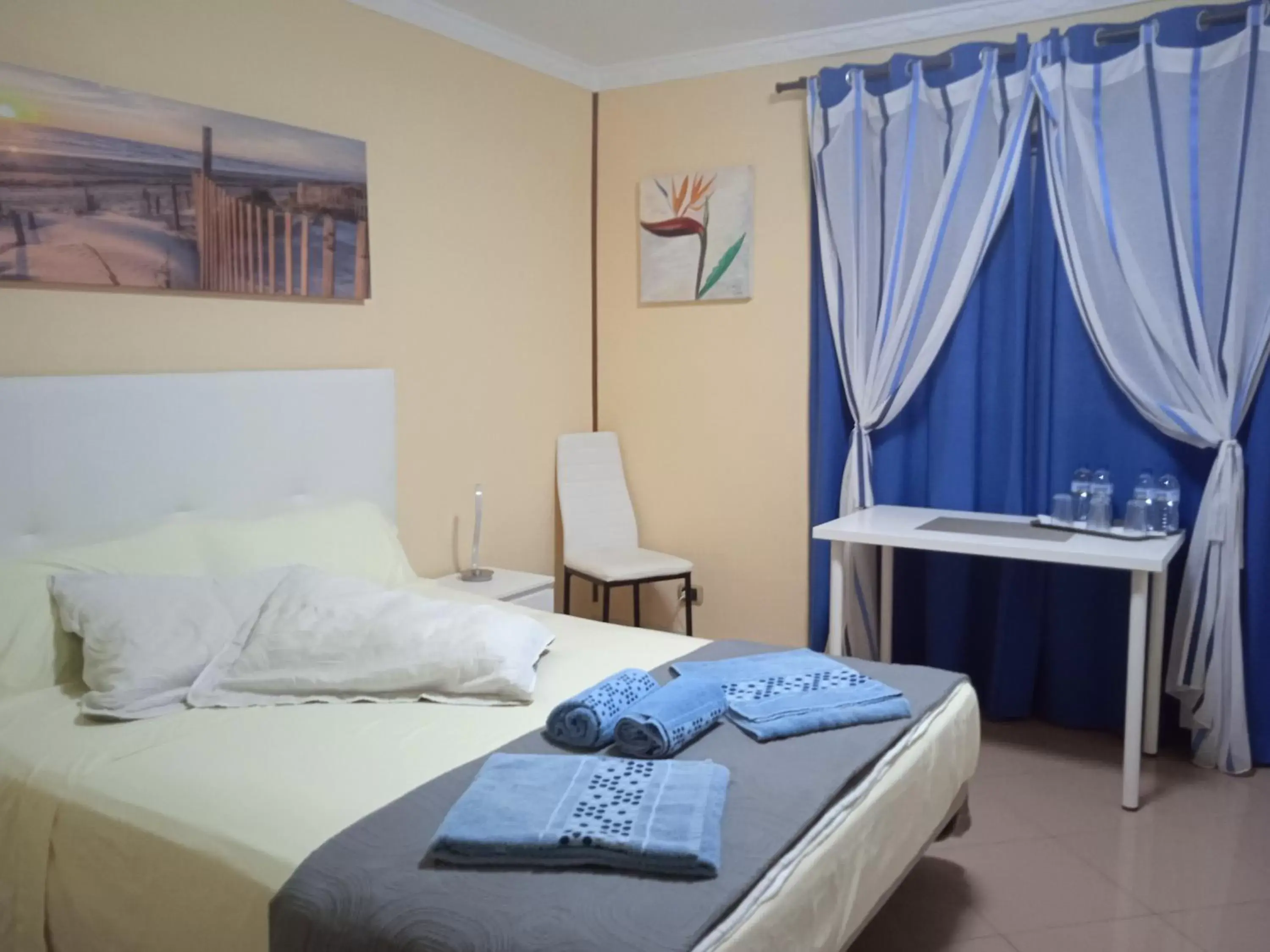 Double Room with Extra Bed- Interior View in B&B Paraiso del Sol Double Room with Extra Bed- Interior View in B&B Paraiso del Sol