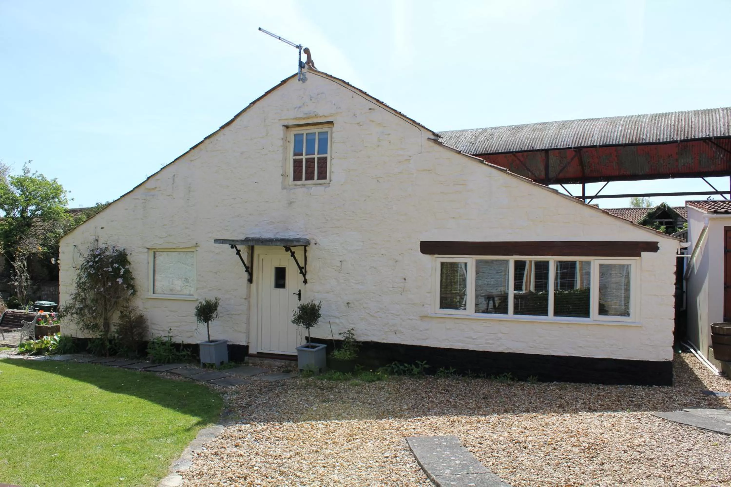 Property building in Little England Retreats - The Cottage