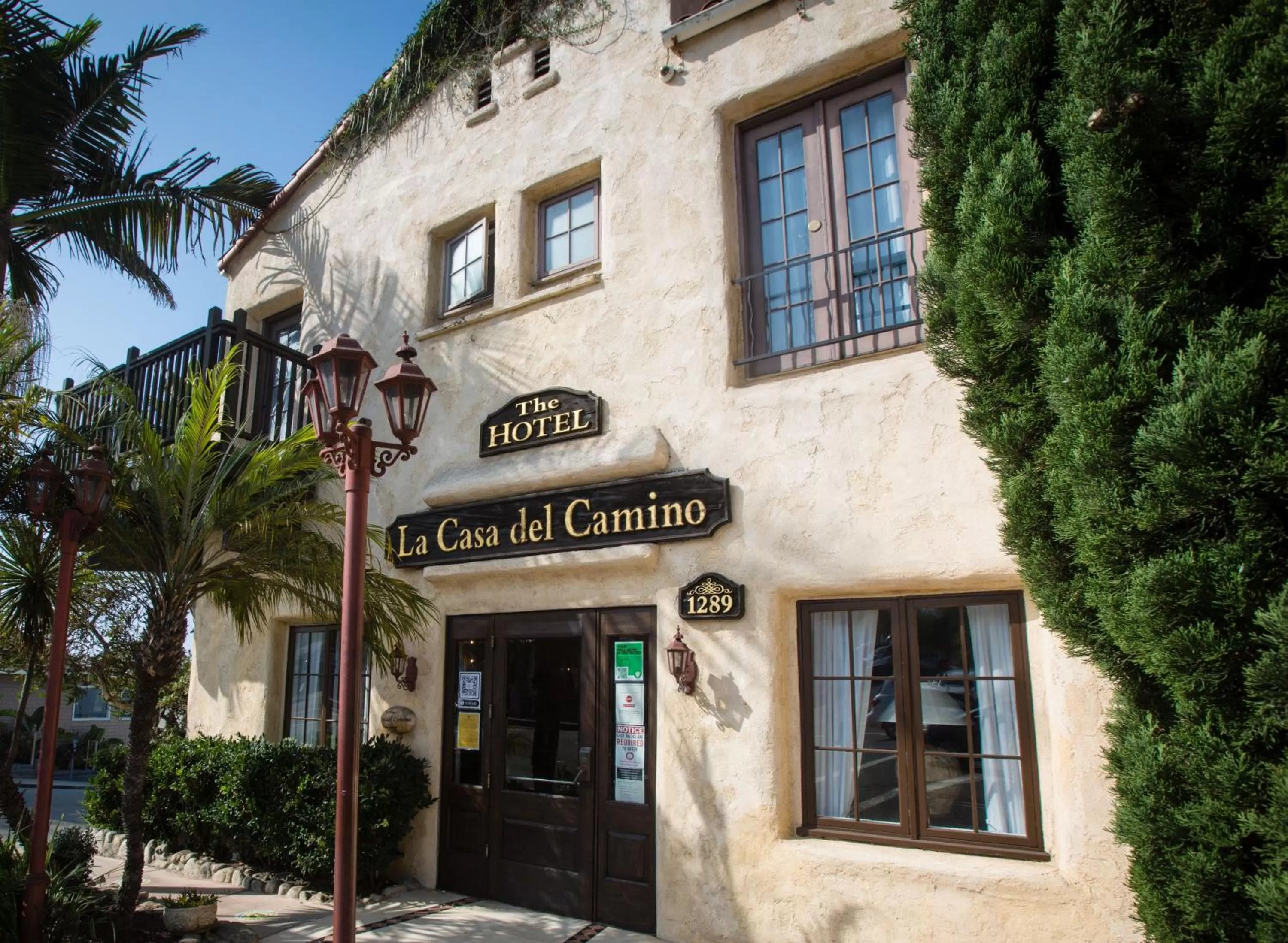 Facade/entrance in La Casa Del Camino