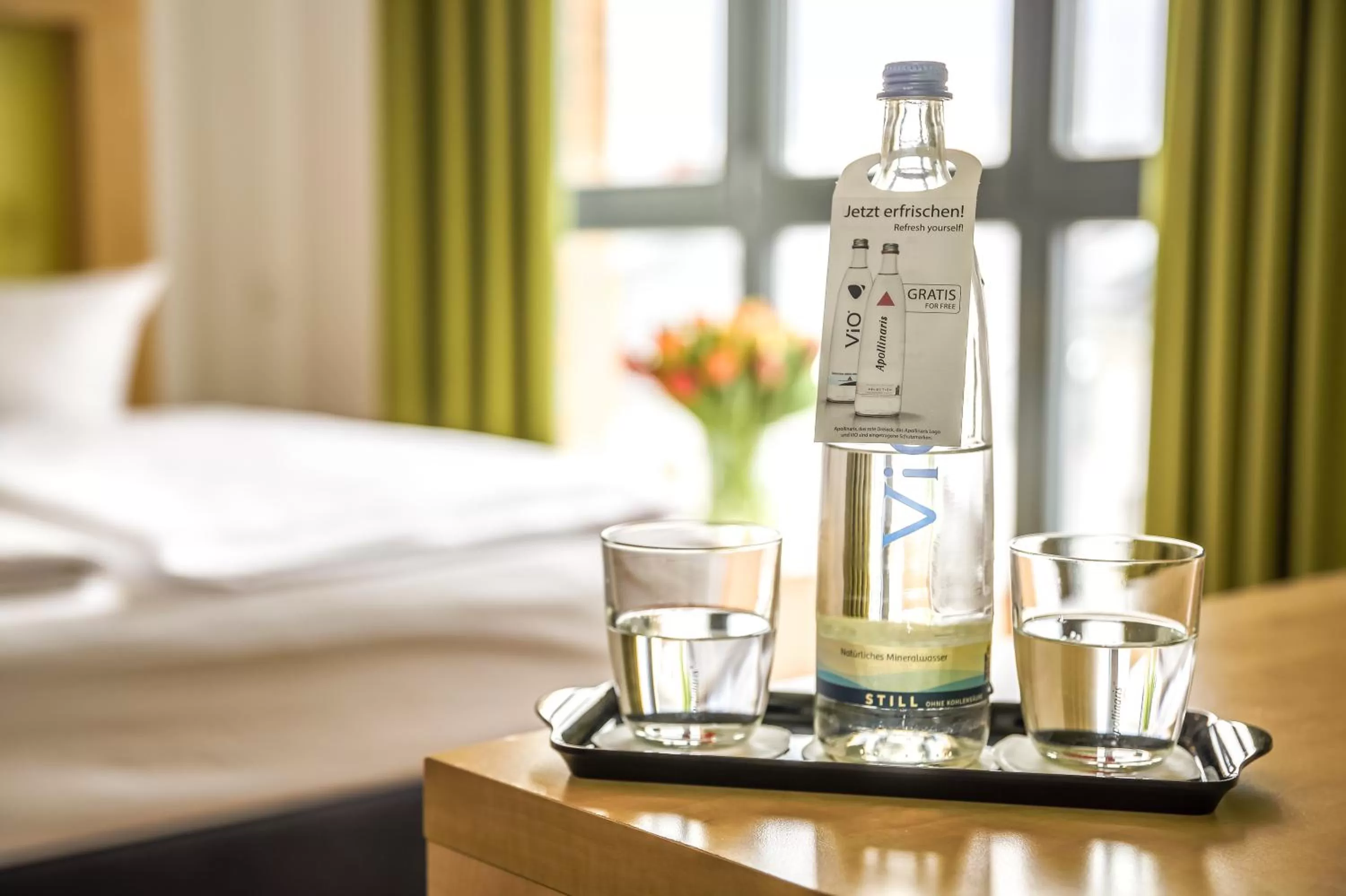 Drinks, Bed in H+ Hotel 4Youth