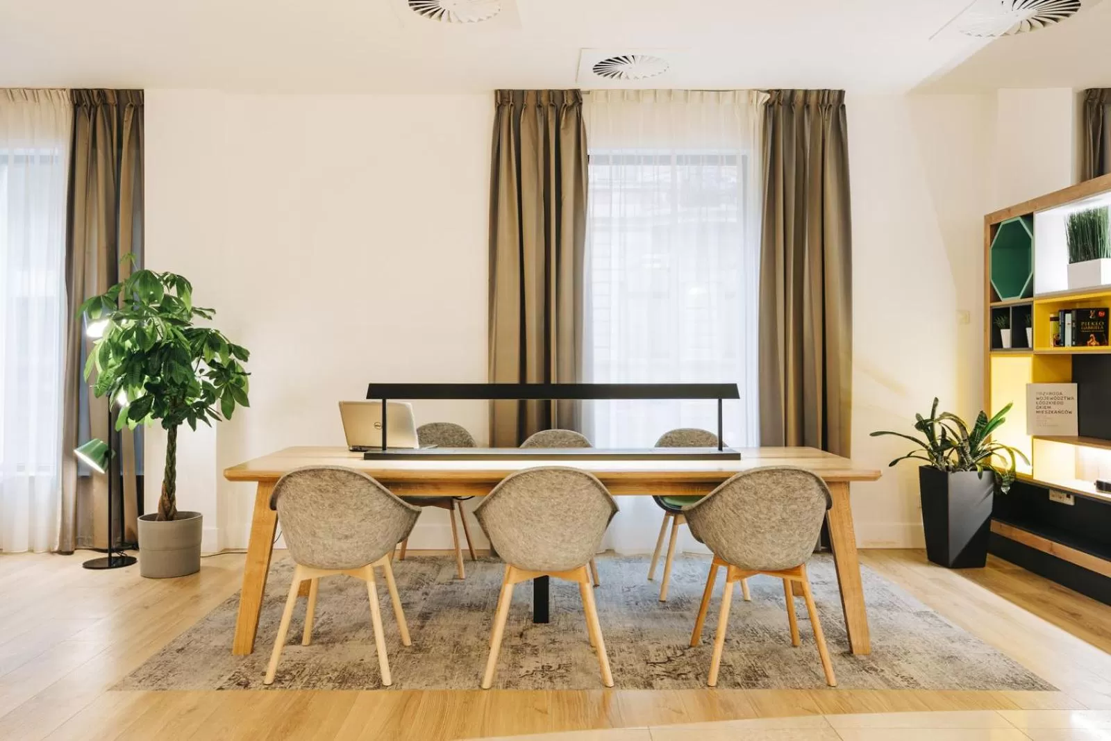 Lobby or reception in Holiday Inn Łódź by IHG