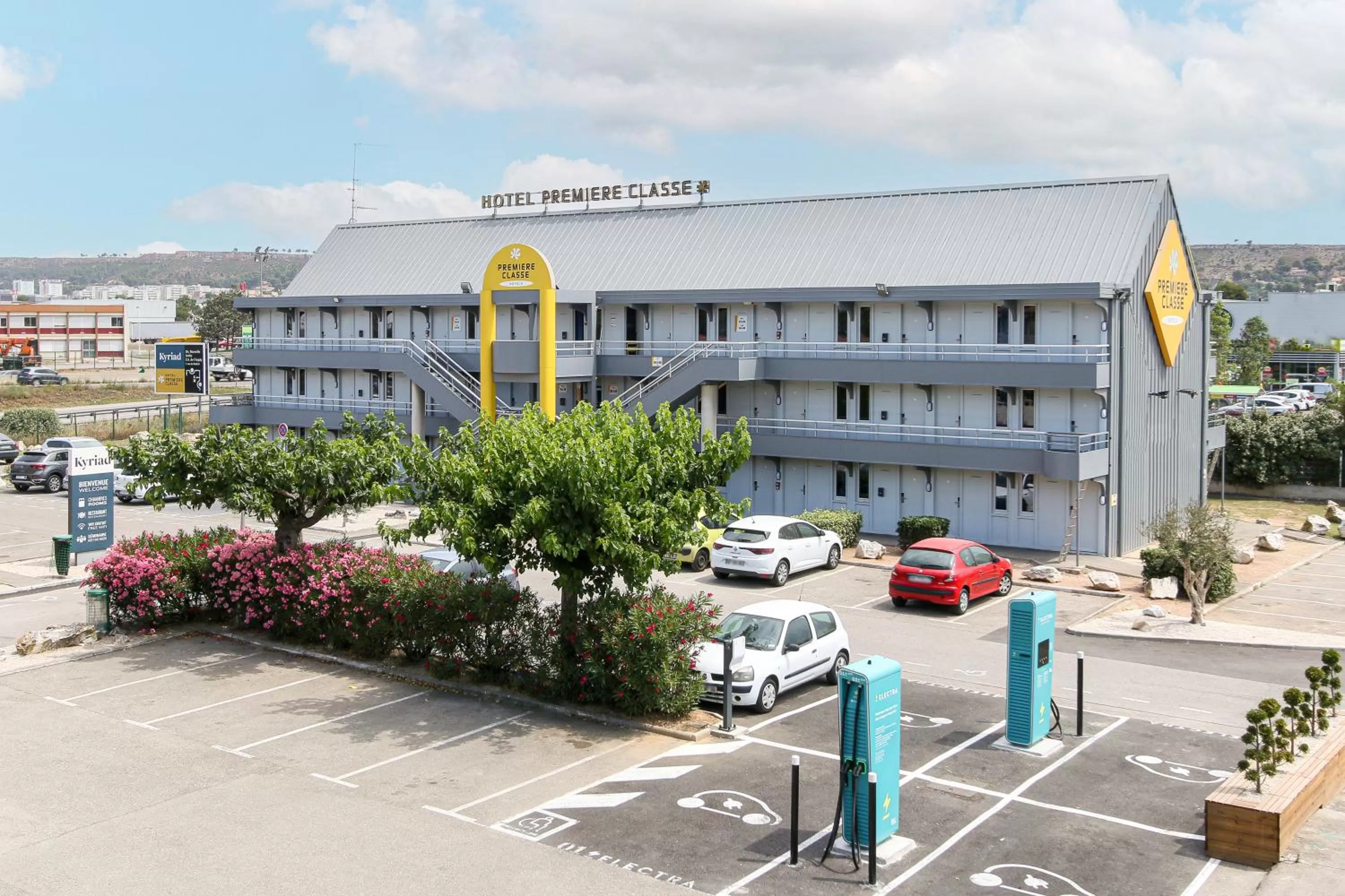 Property building in Première Classe Aéroport Marseille