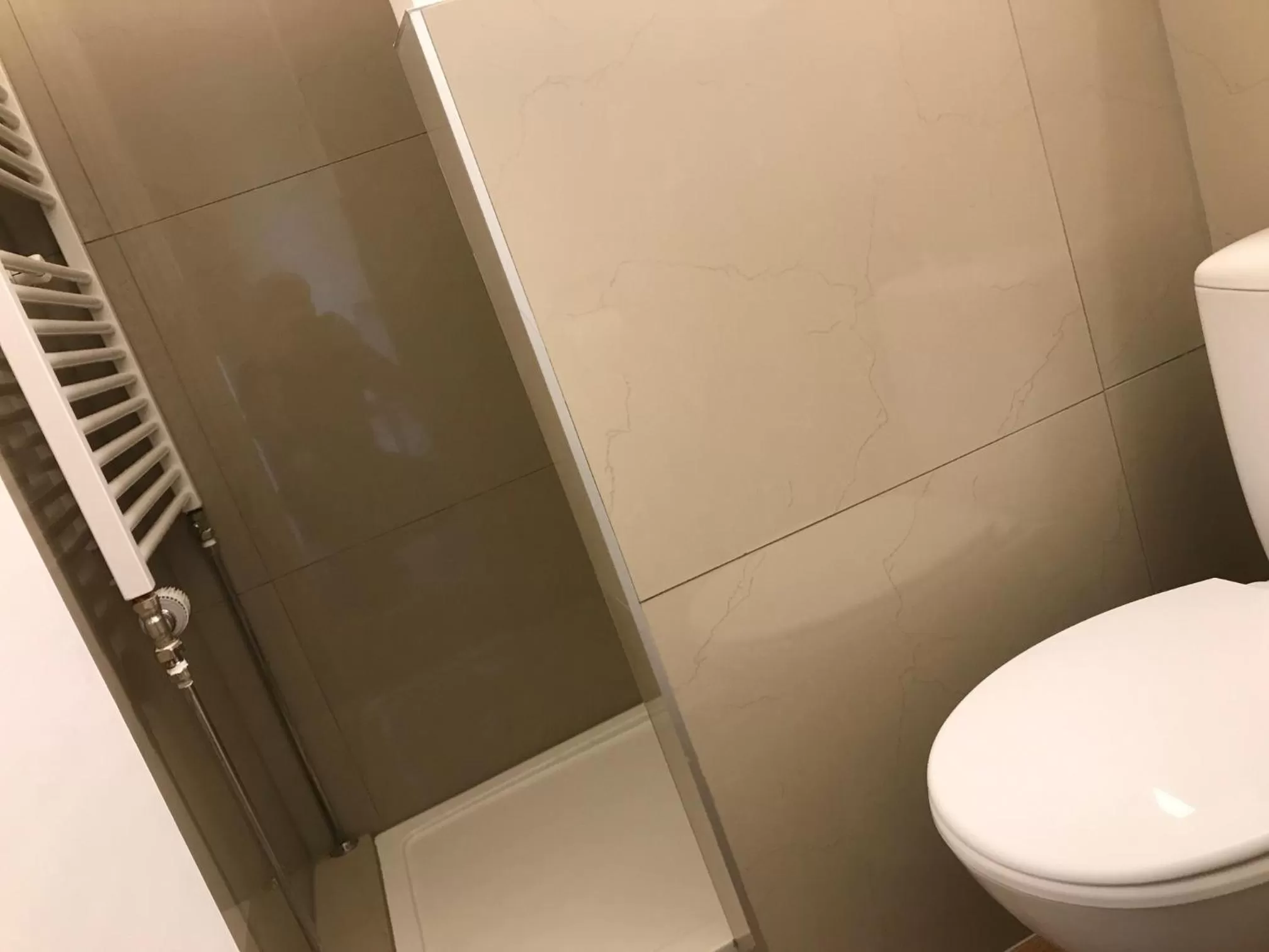 Kraft Hotel-Klimaanlage in jedem Zimmer, AC in each room!