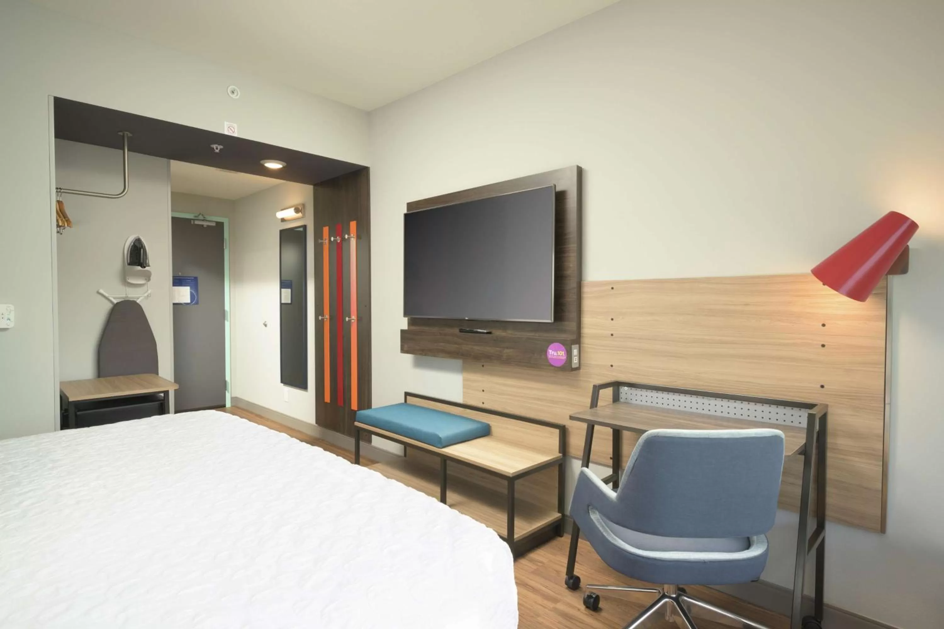 Bedroom, Bed in Tru By Hilton Kennesaw, Ga