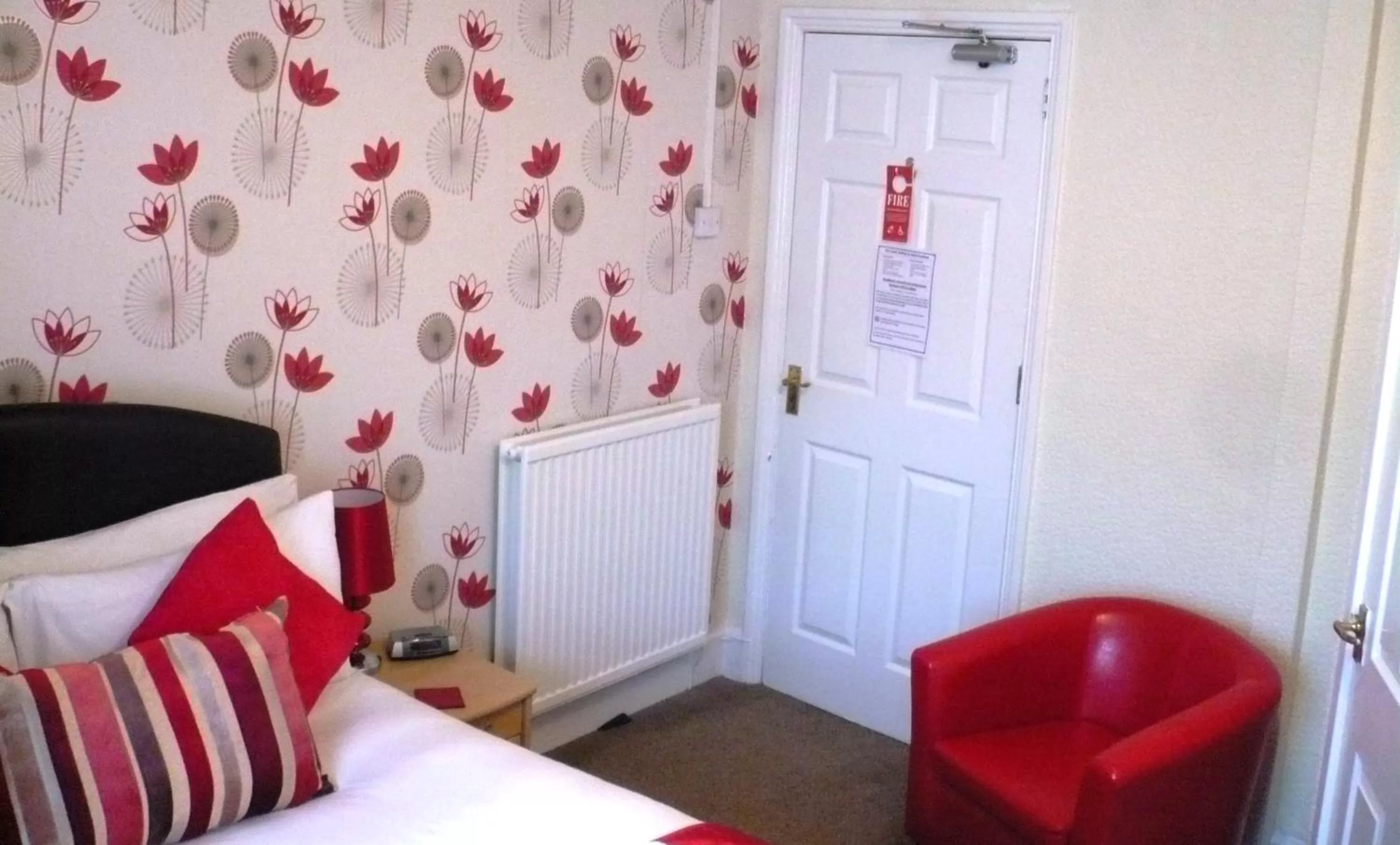 Bedroom, Bed in Milverton House