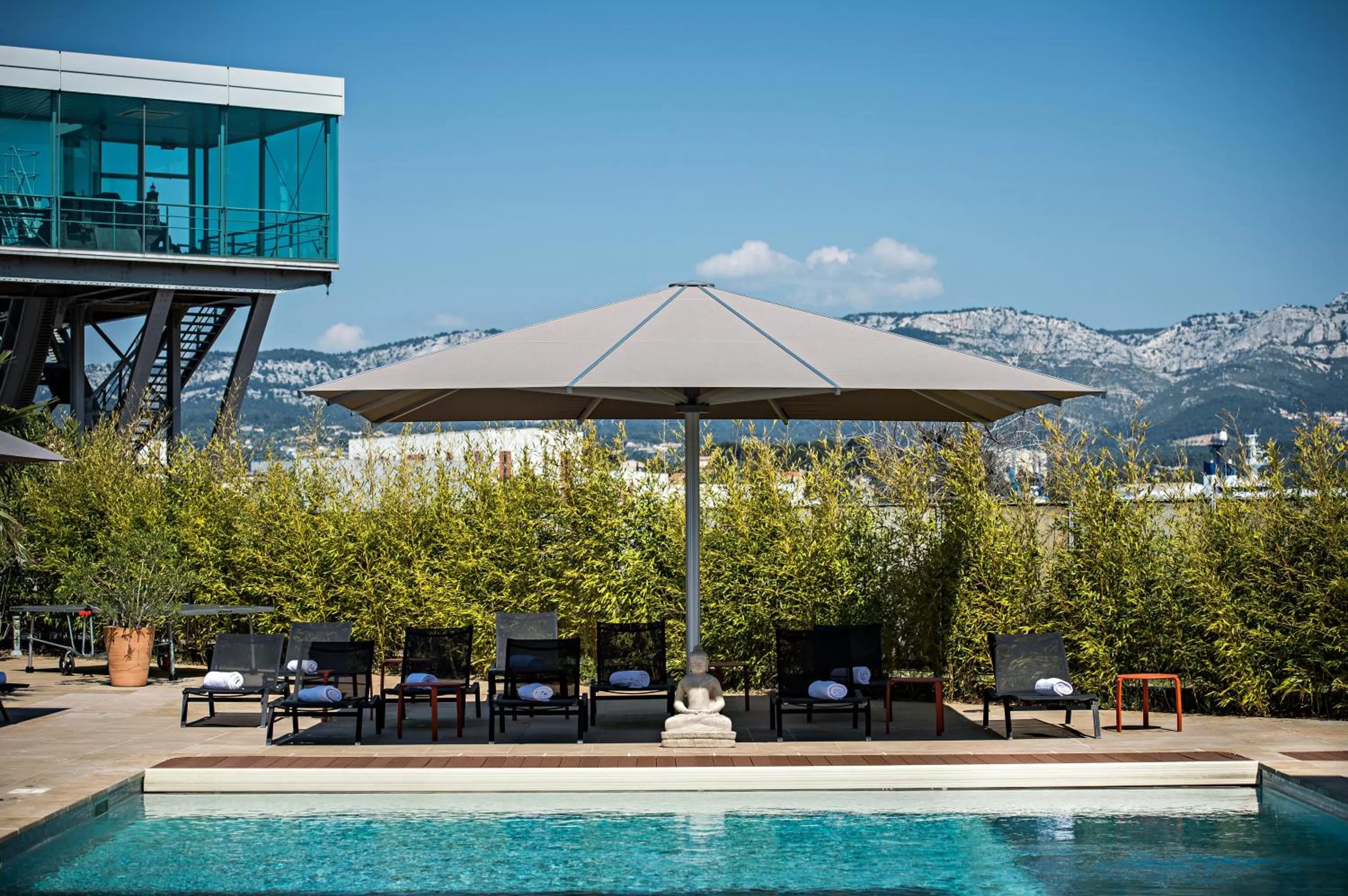 Mountain view in Hôtel Mercure Toulon La Seyne-Sur-Mer