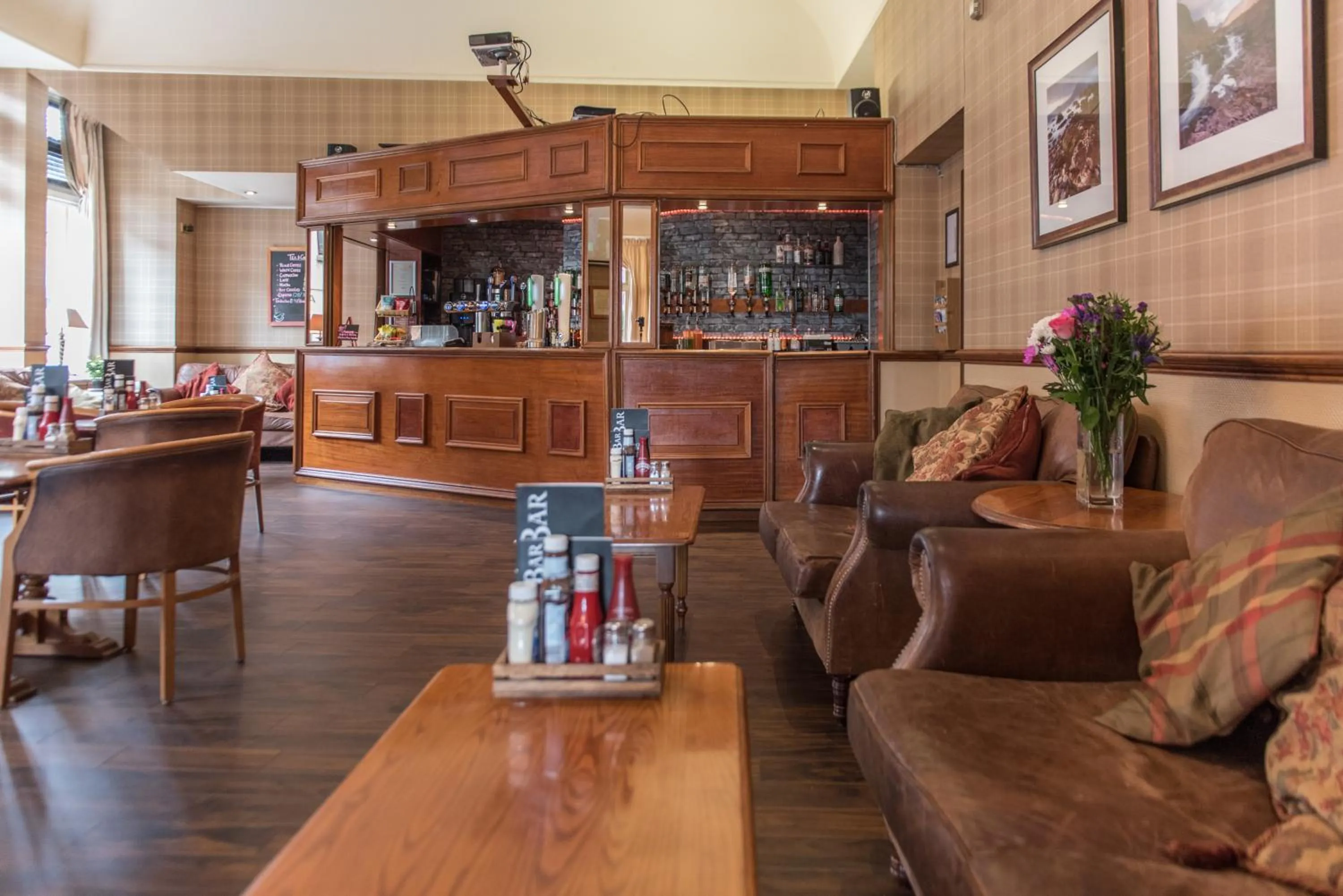 Lounge or bar in The Royal Hotel