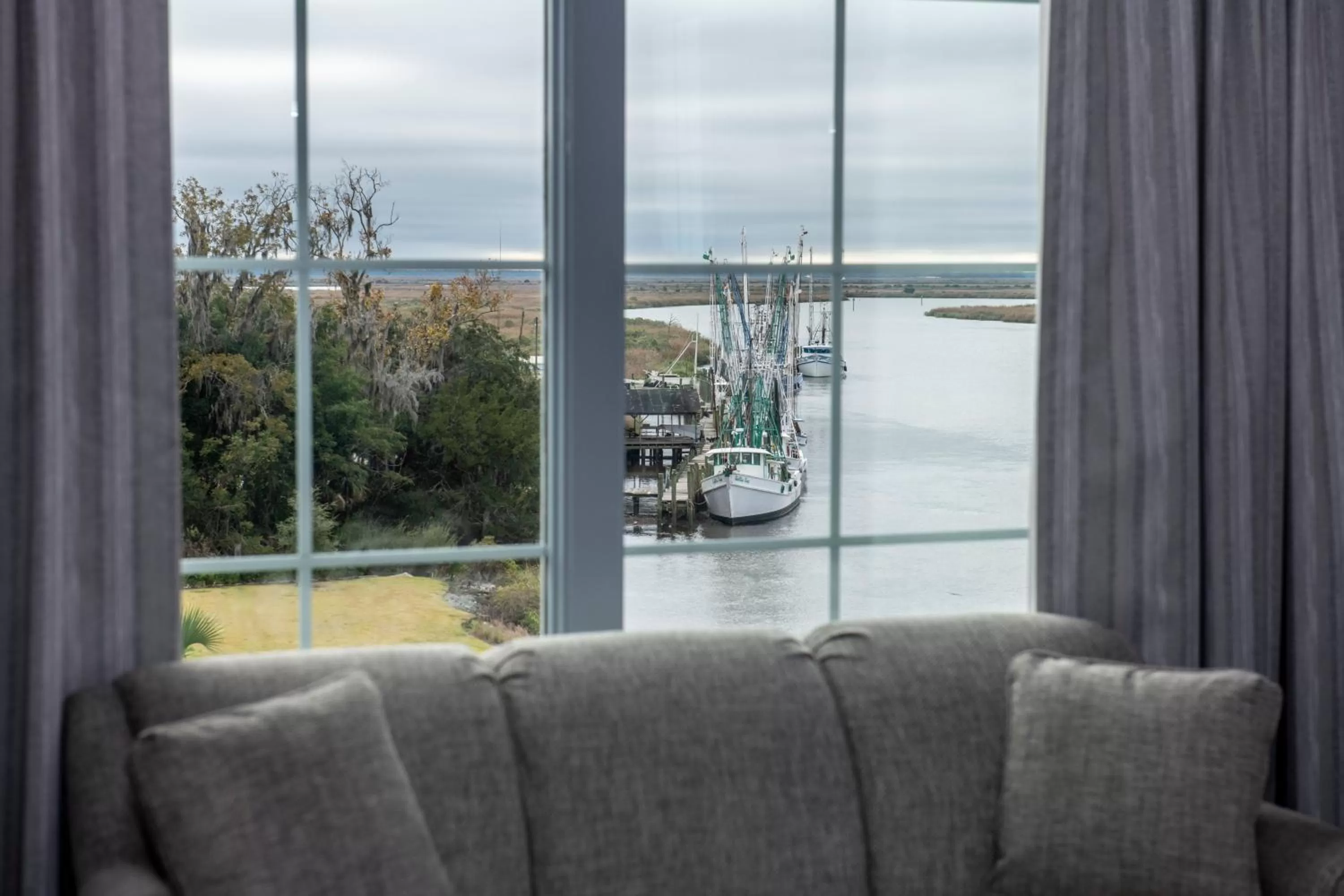 Natural landscape in Oaks on the River