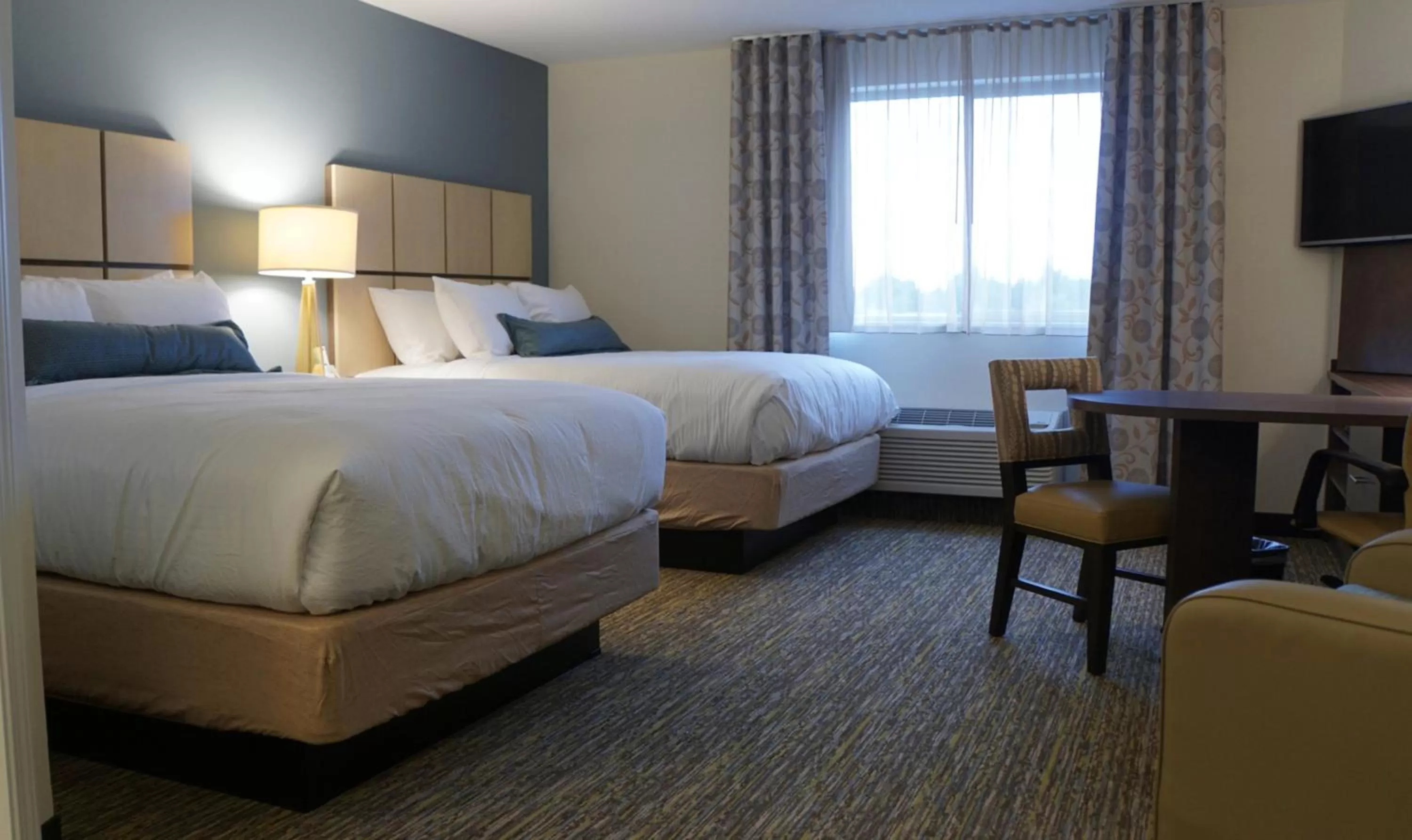 Photo of the whole room, Bed in Candlewood Suites Vancouver/Camas by IHG