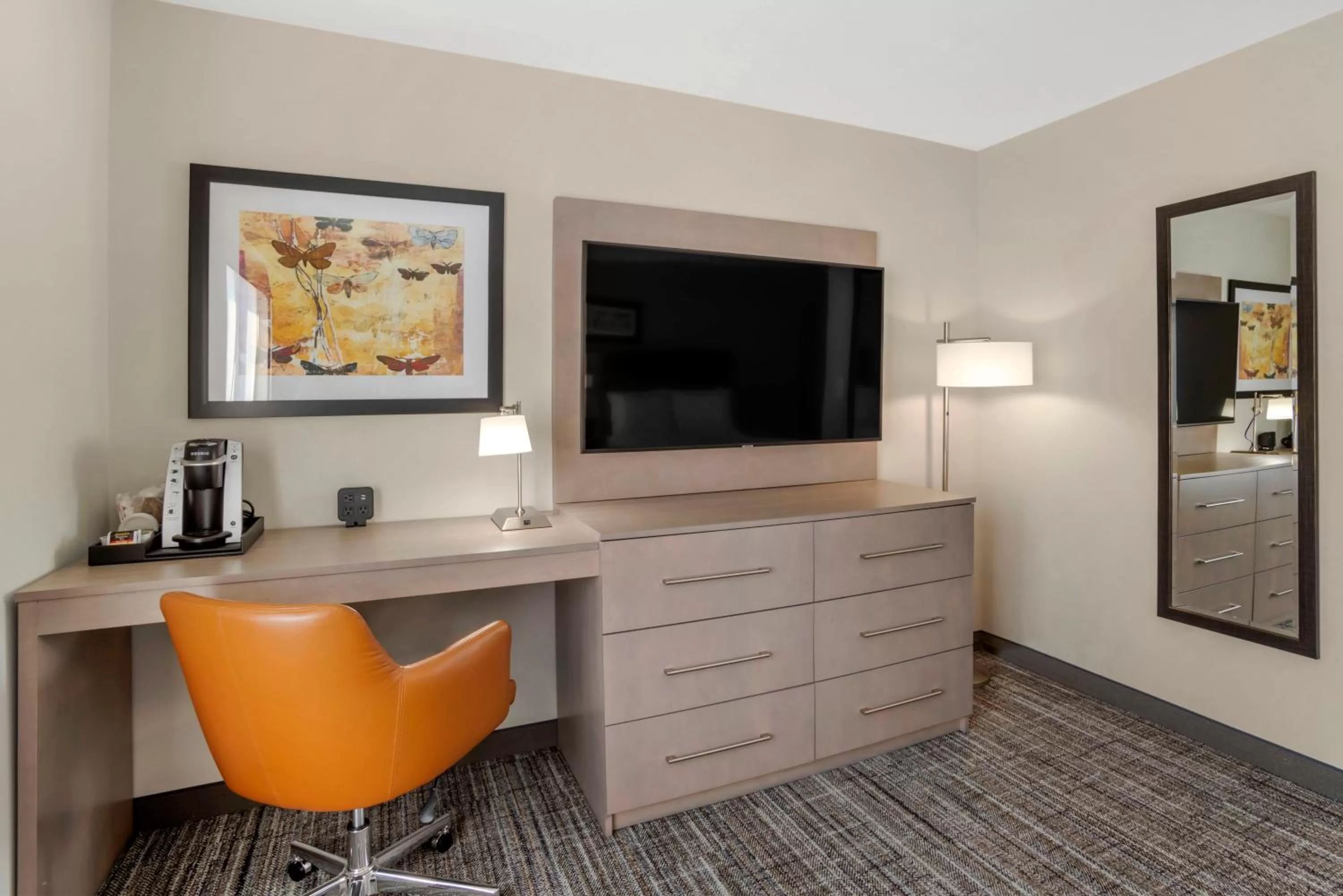 Bedroom in The Inn at Leonardtown, an Ascend Collection Hotel