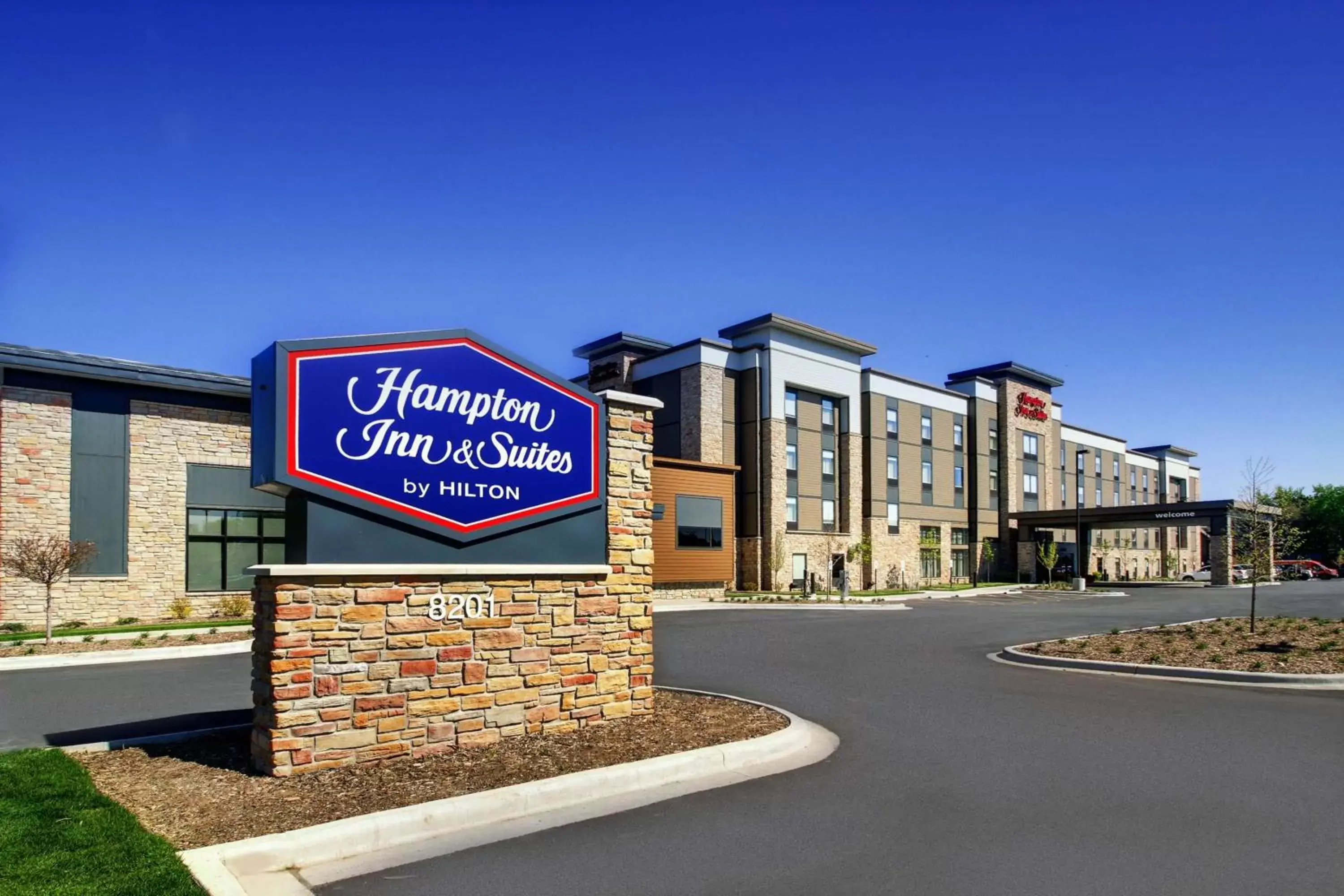 Hampton Inn & Suites Milwaukee West Hampton Inn & Suites Milwaukee West