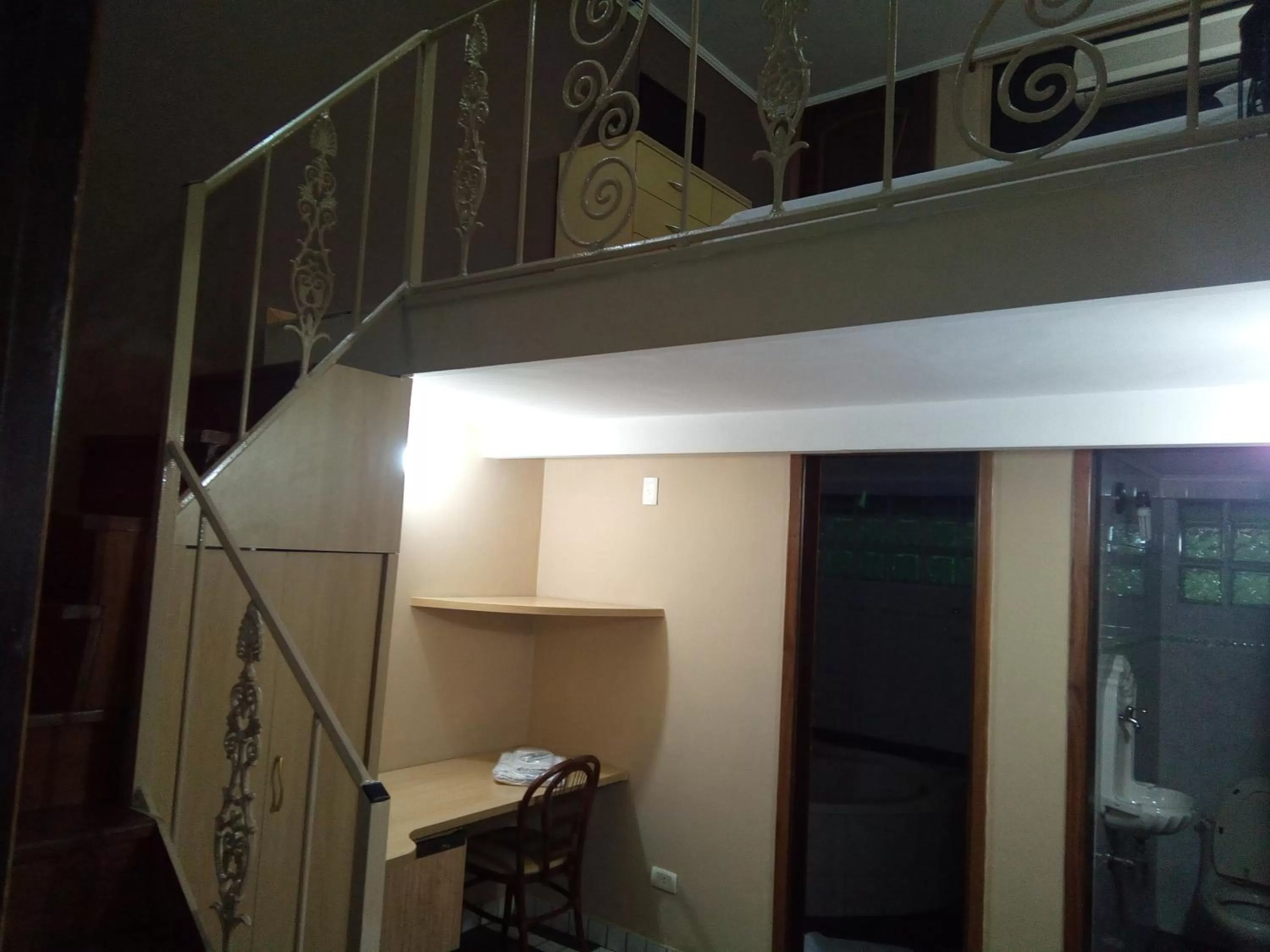 Bedroom in Cumbipar King Hotel