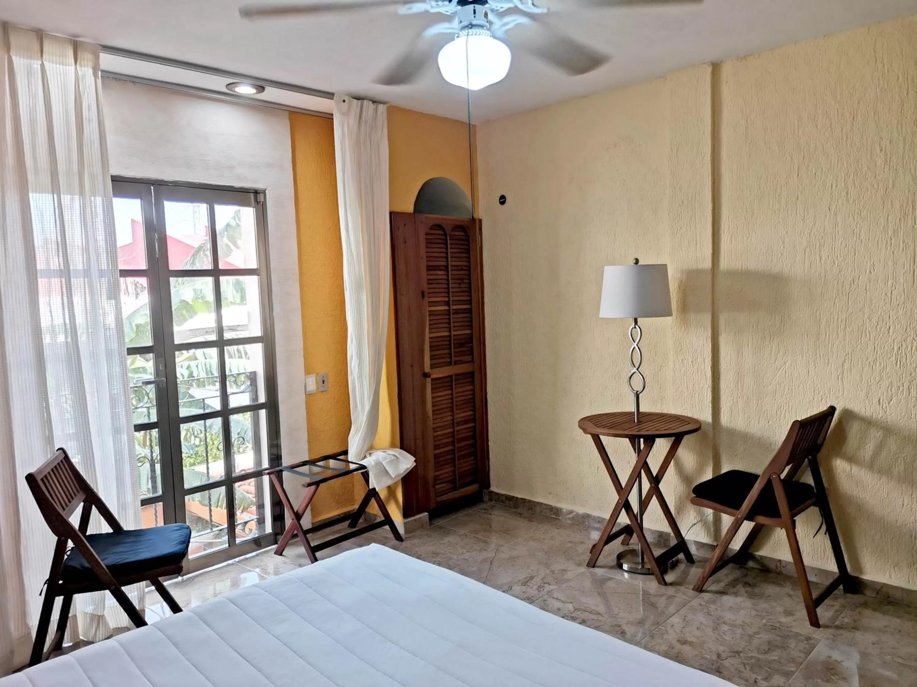 Photo of the whole room in Hotel Casa Mallorca