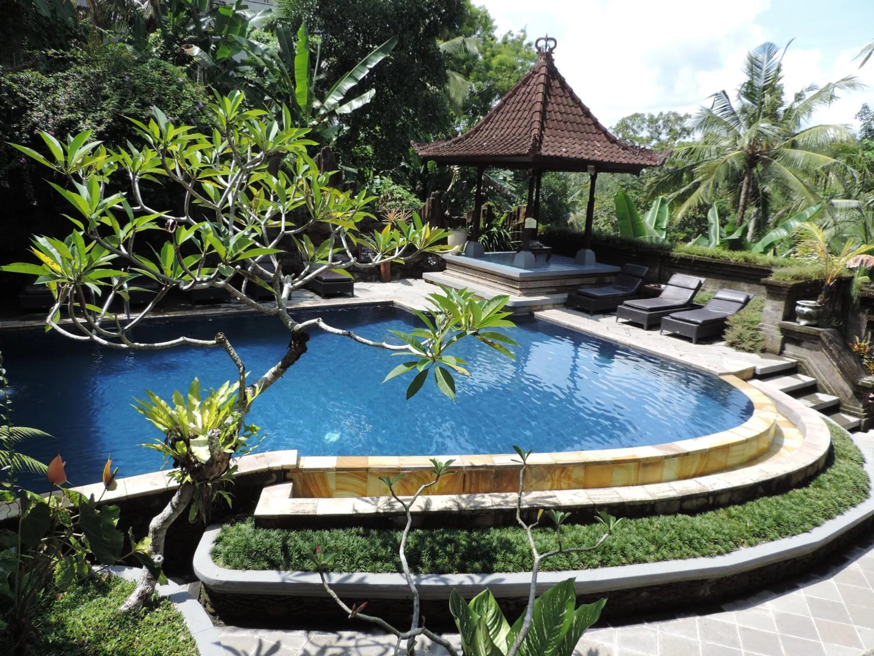 Swimming pool in Nick's Hidden Cottages by Mahaputra-CHSE Certified