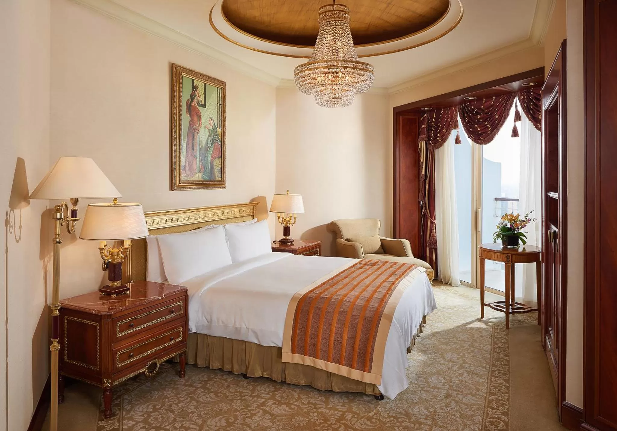 Bed in Hilton Cairo Grand Nile