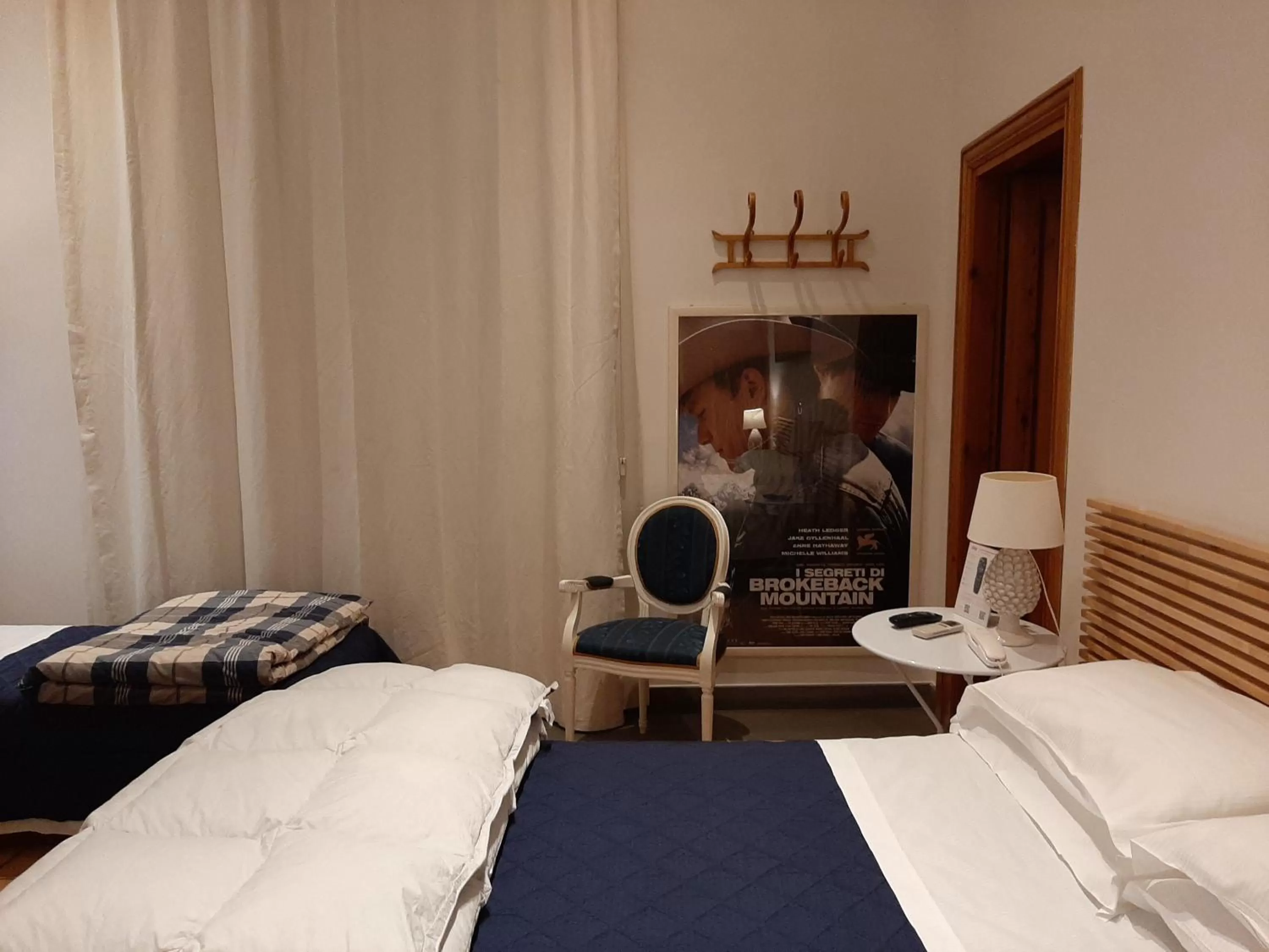 Bedroom, Bed in Hotel Locanda Cairoli