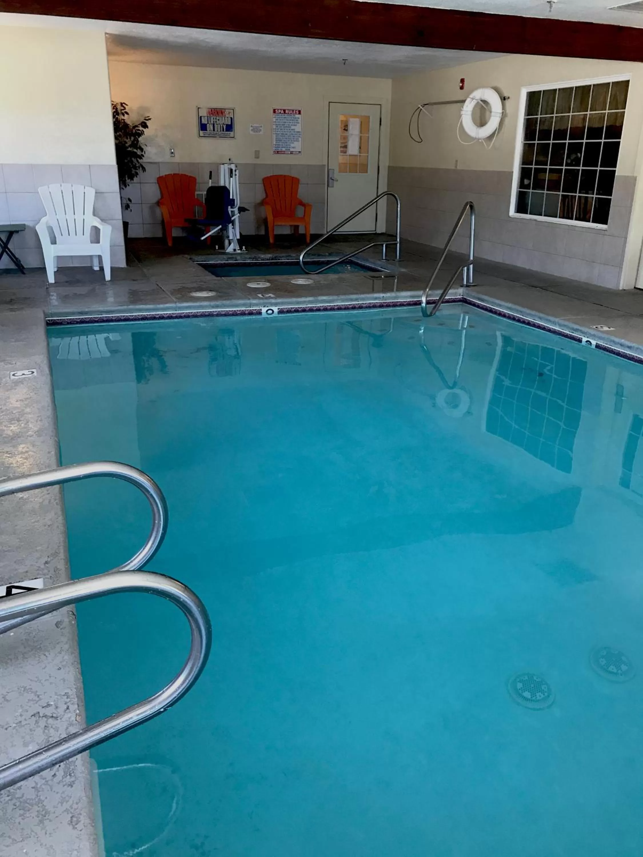 Swimming pool in FairBridge Inn & Suites Kellogg