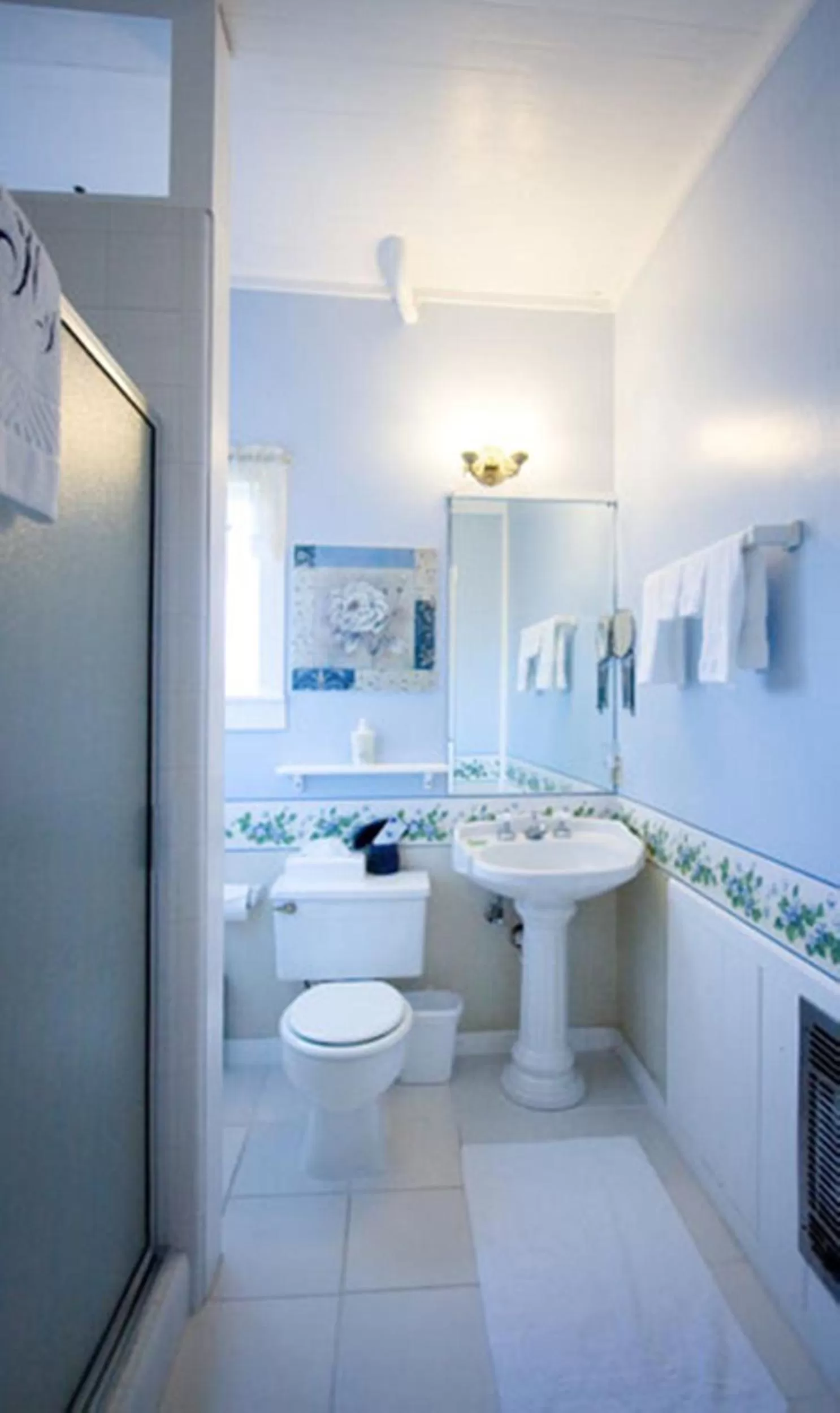 Bathroom in Headlands Inn Bed and Breakfast