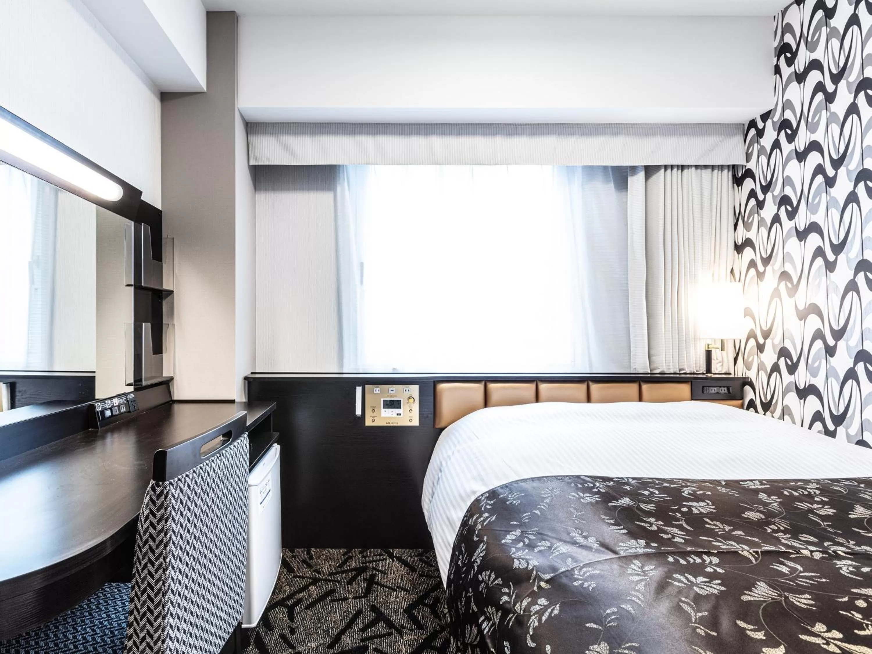 Photo of the whole room, Bed in APA Hotel Roppongi SIX