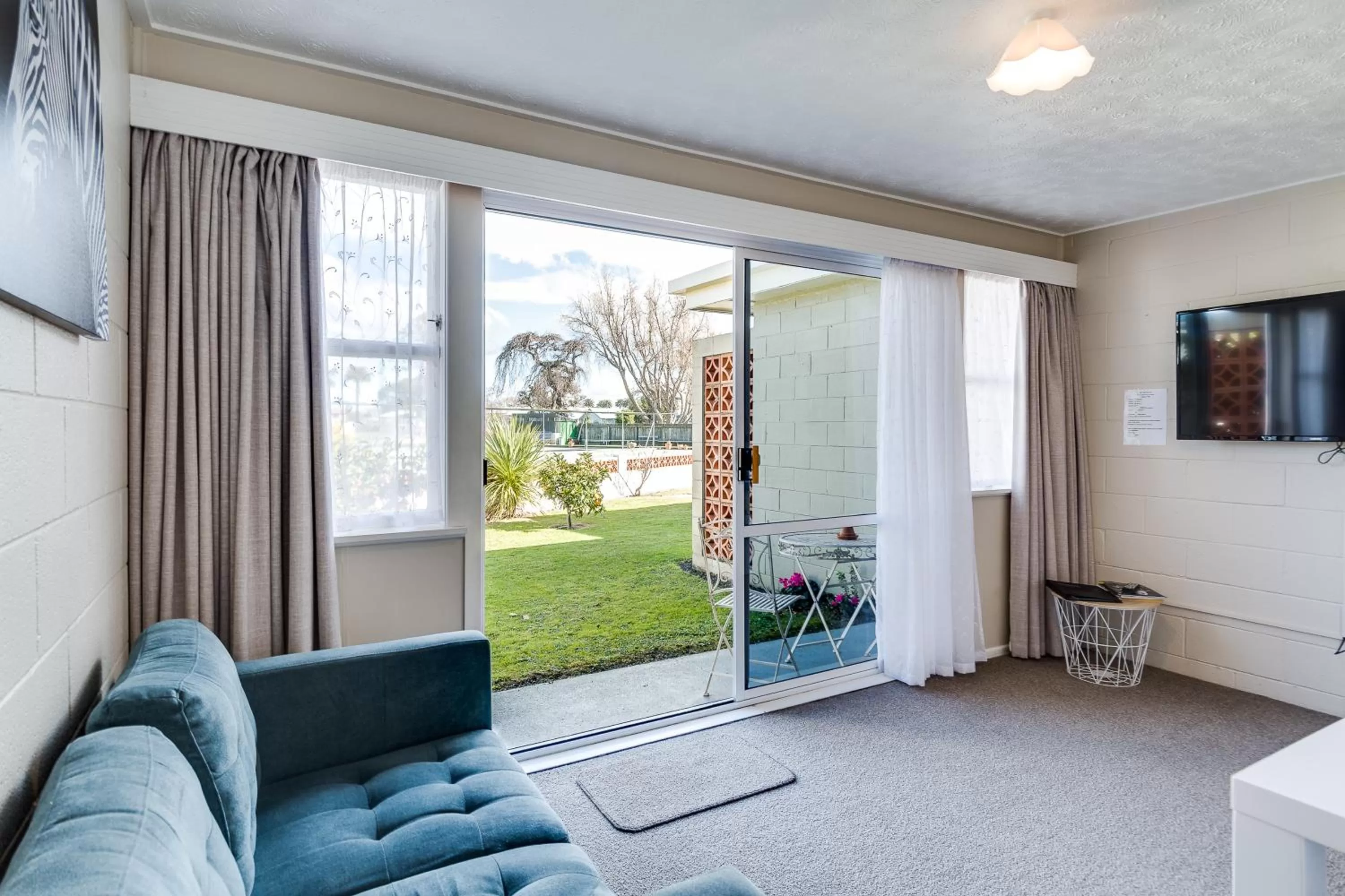 Patio, Seating Area in Gardner Court Motel