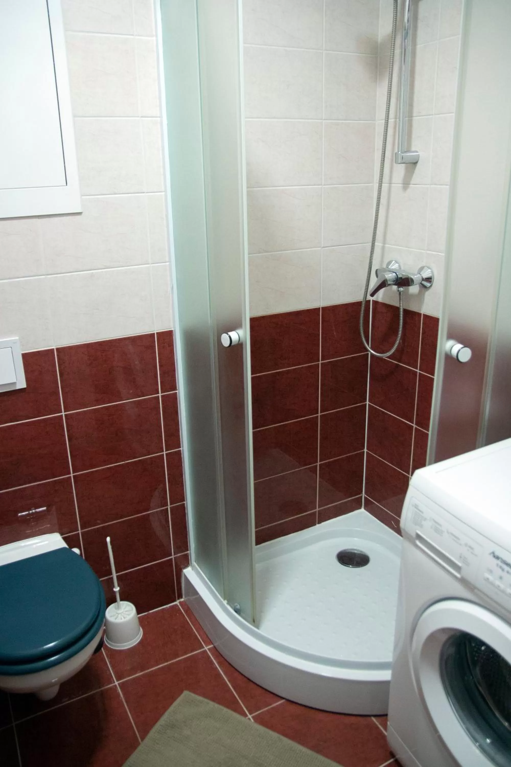 Shower in Keleti Aparthotel