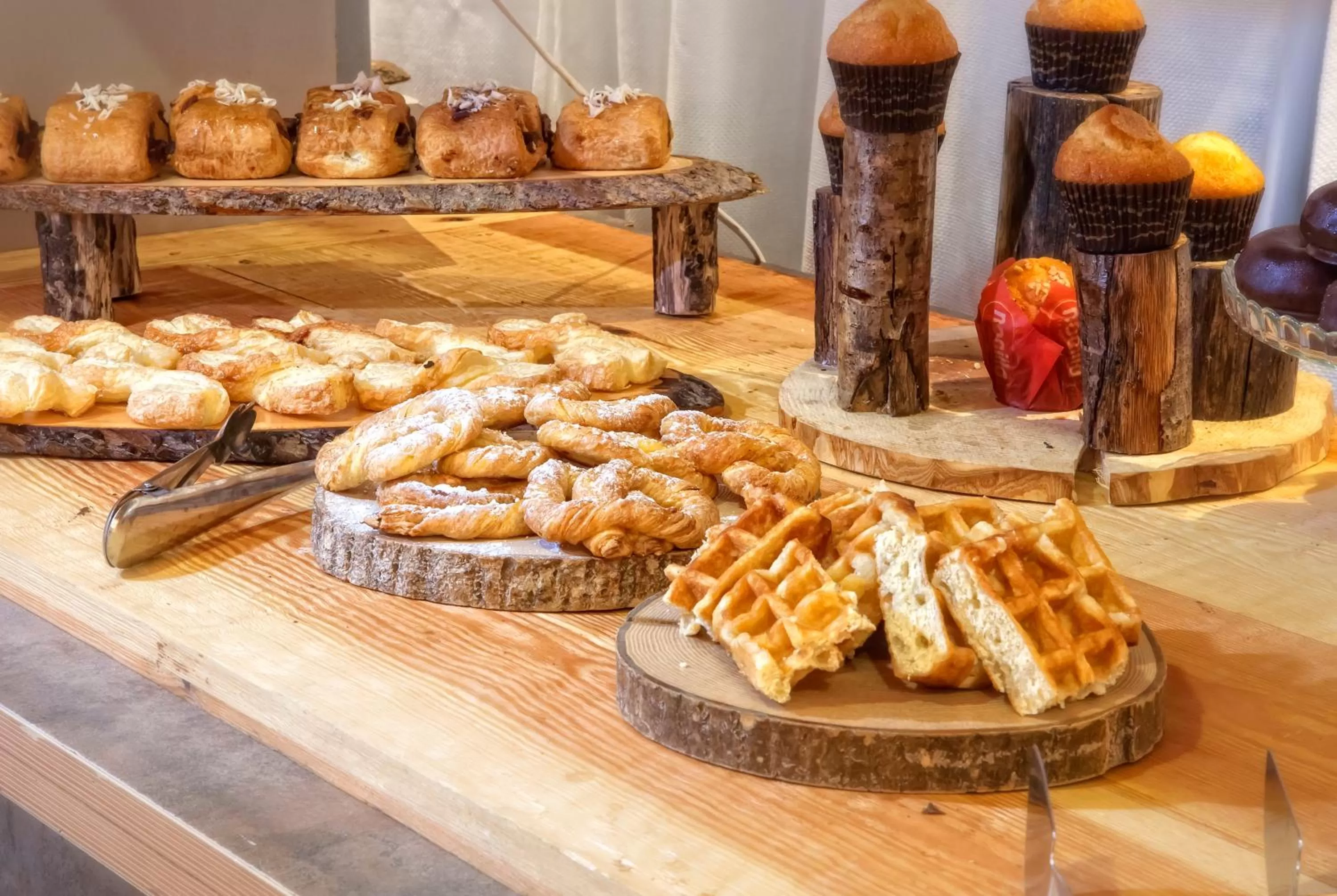 Buffet breakfast in Hotel Spa El Muelle de Suances