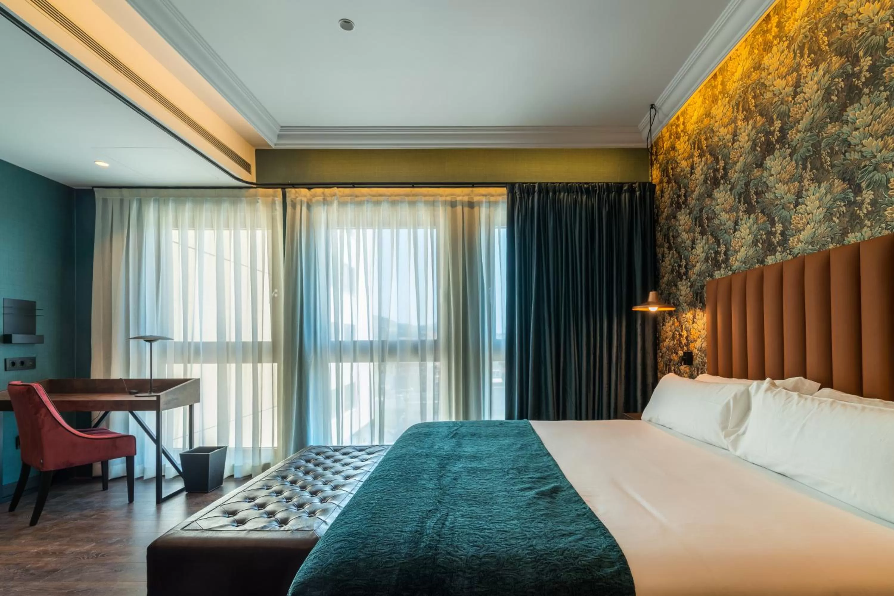 Photo of the whole room, Bed in Catalonia Donosti