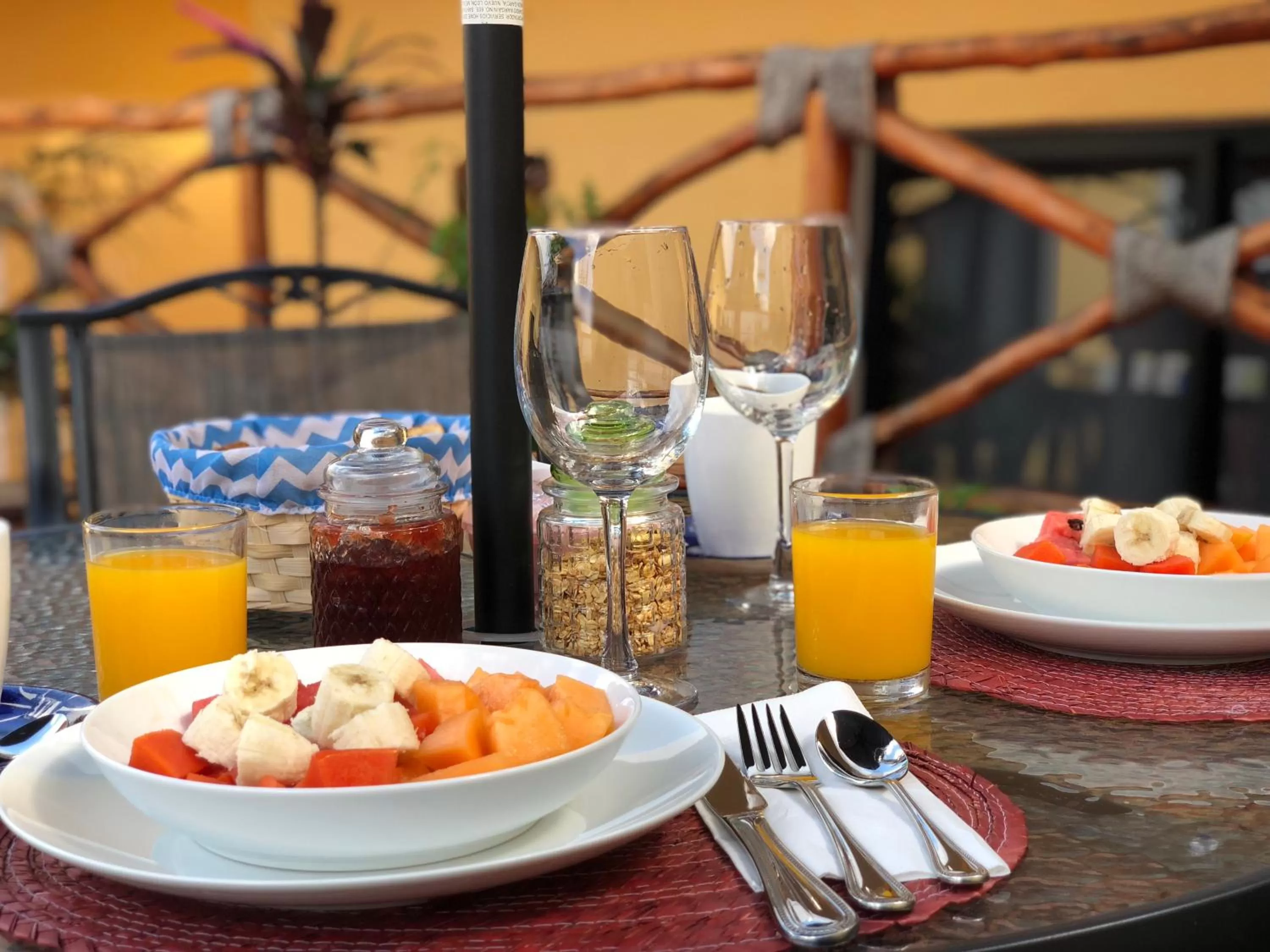 Continental breakfast in Hotel Real Colonial