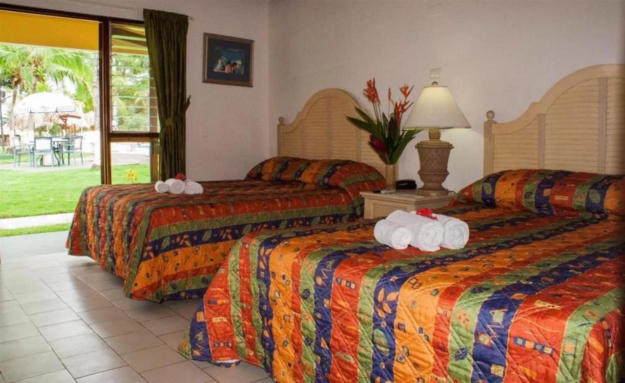 Bed in Beach Break Resort & CR Surf Camp