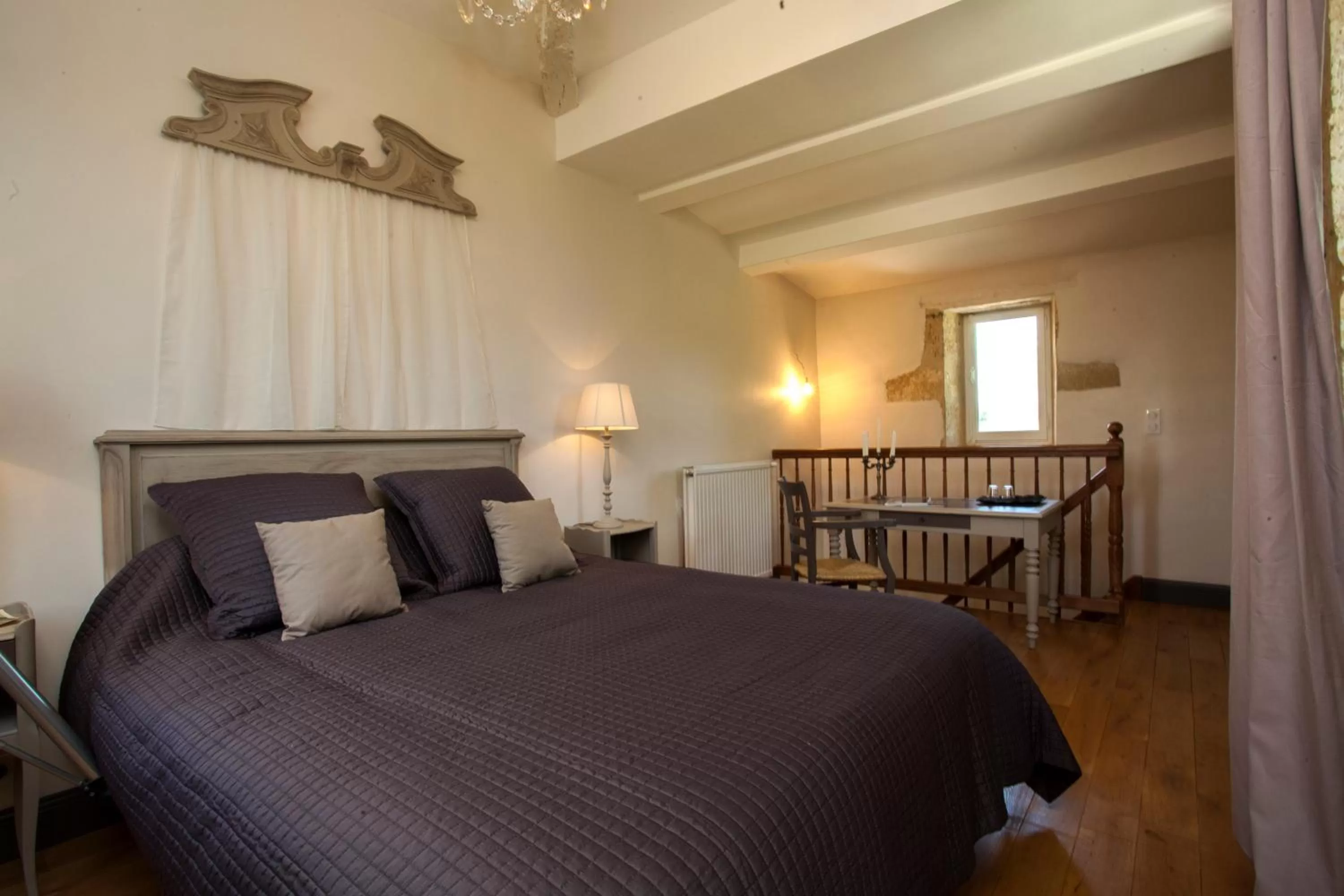 Photo of the whole room, Bed in Maison d'hôtes de Charme Les Bruhasses