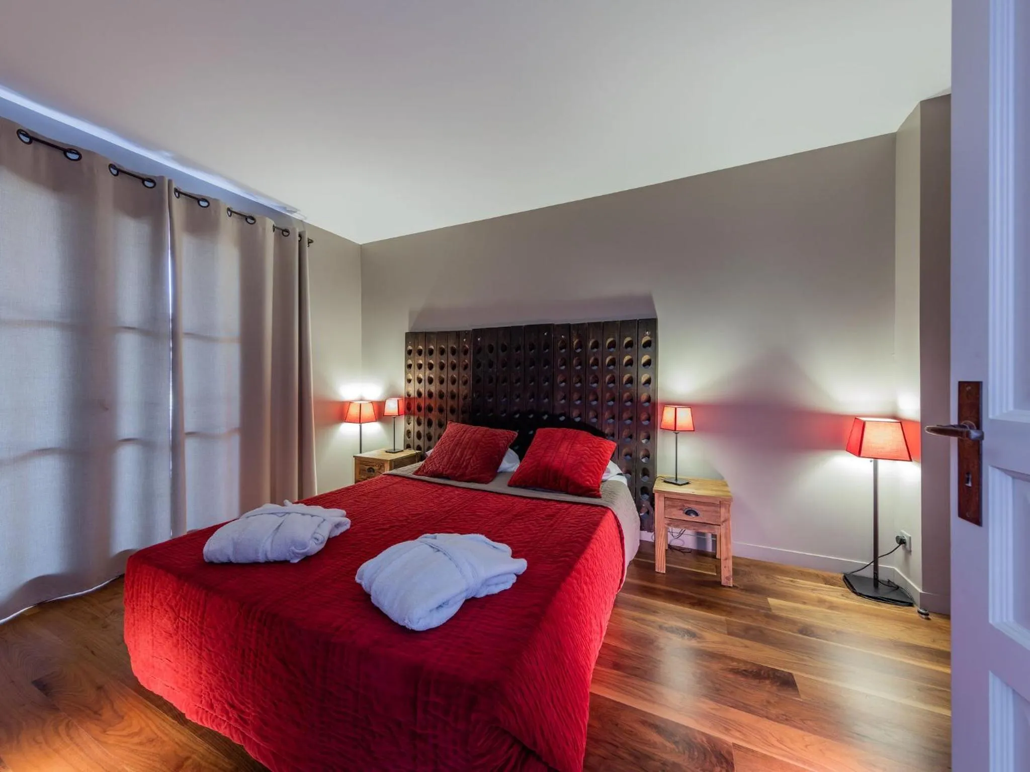 Bedroom, Bed in Garrigae Distillerie de Pezenas - Hotellerie & Spa