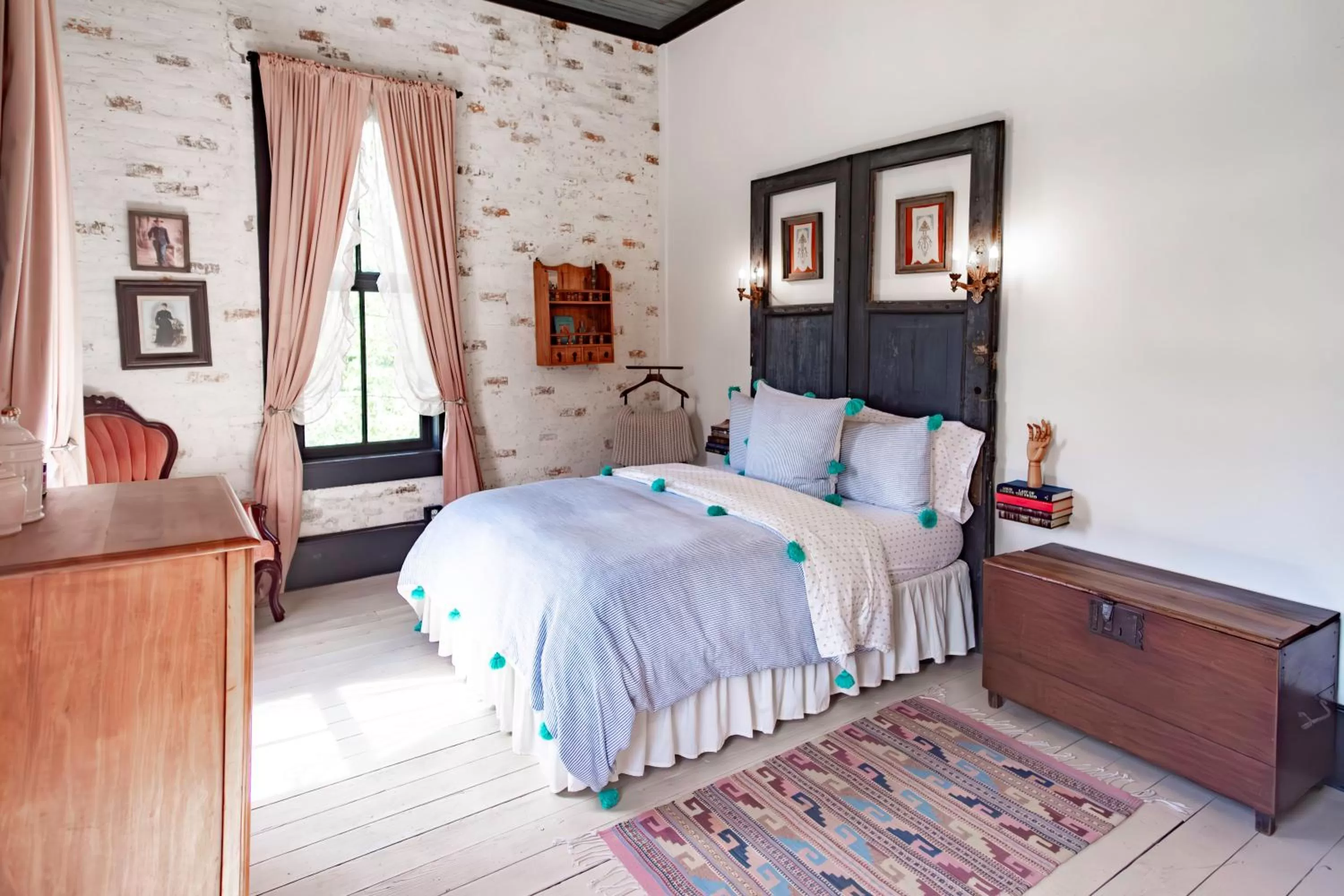 Bed in Beard and Lady Inn