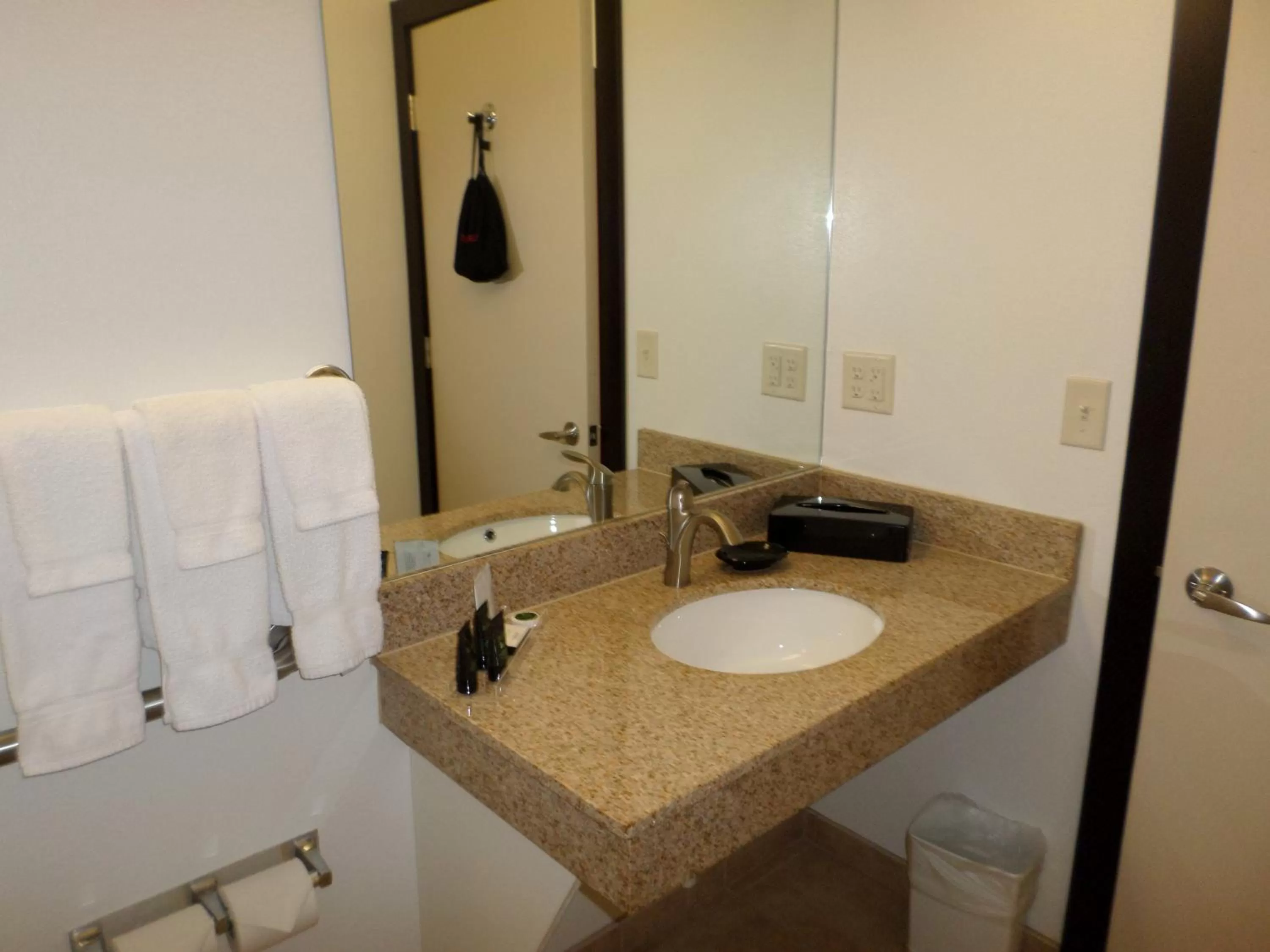 Bathroom in Berlin Grande Hotel