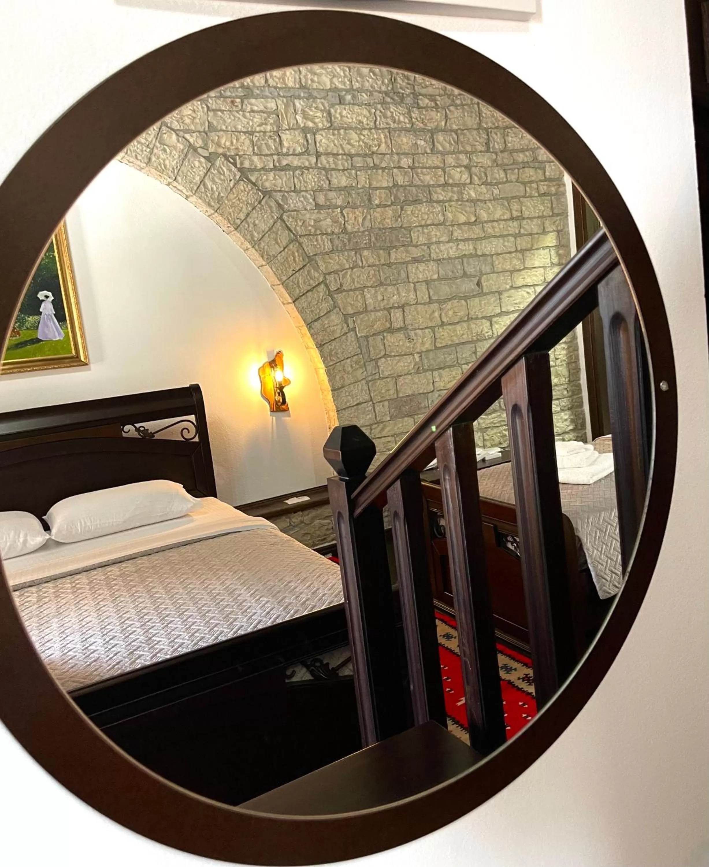 Bed in White House Berat