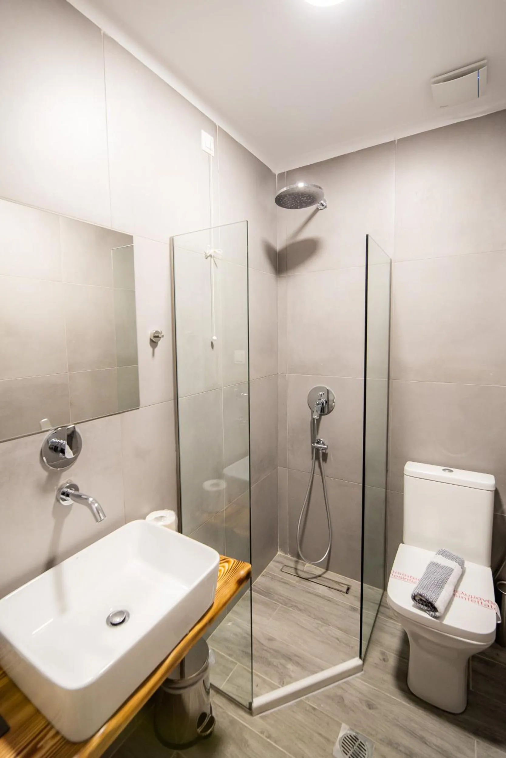 Bathroom in Hotel Philippos