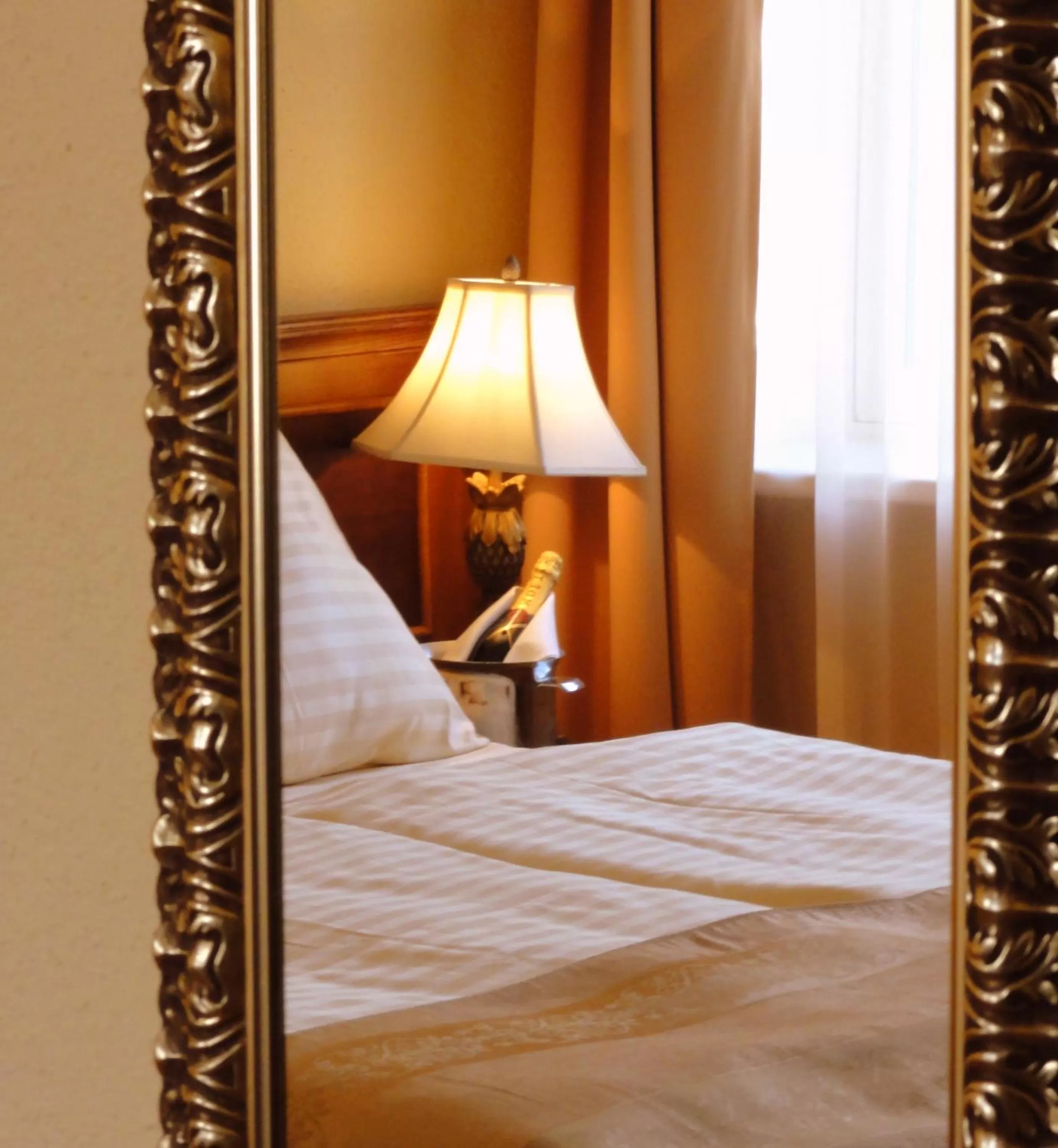 Bed in Hotel Continental