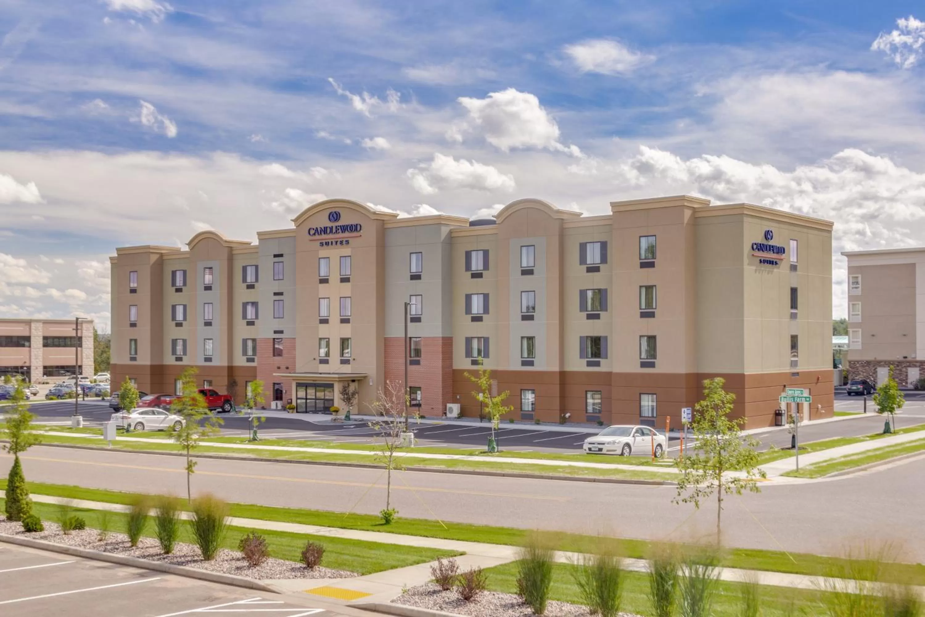 Property building in Candlewood Suites Eau Claire I-94 by IHG