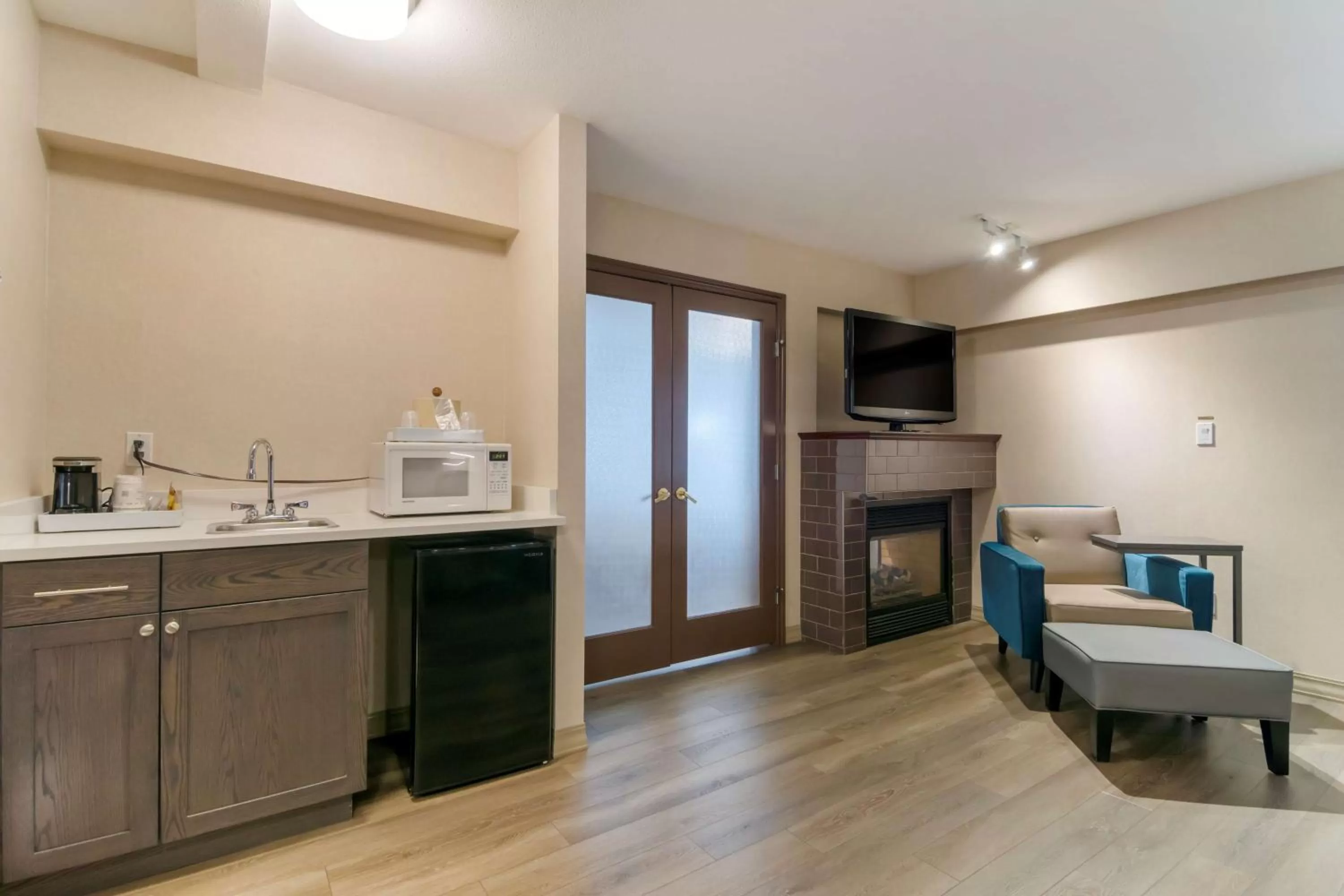 Bedroom in Best Western Premier Aberdeen Kamloops