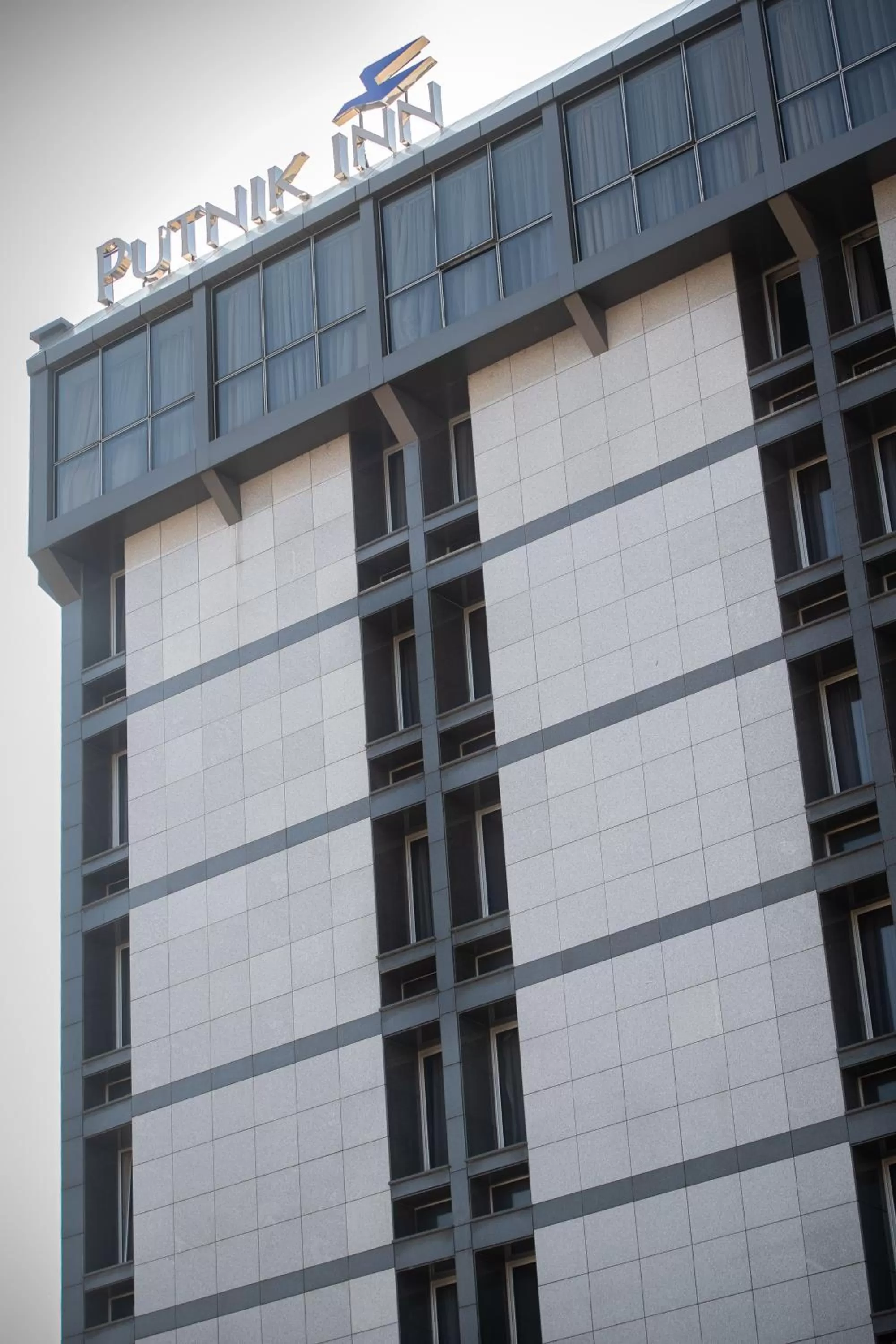 Property building in Putnik Inn Belgrade