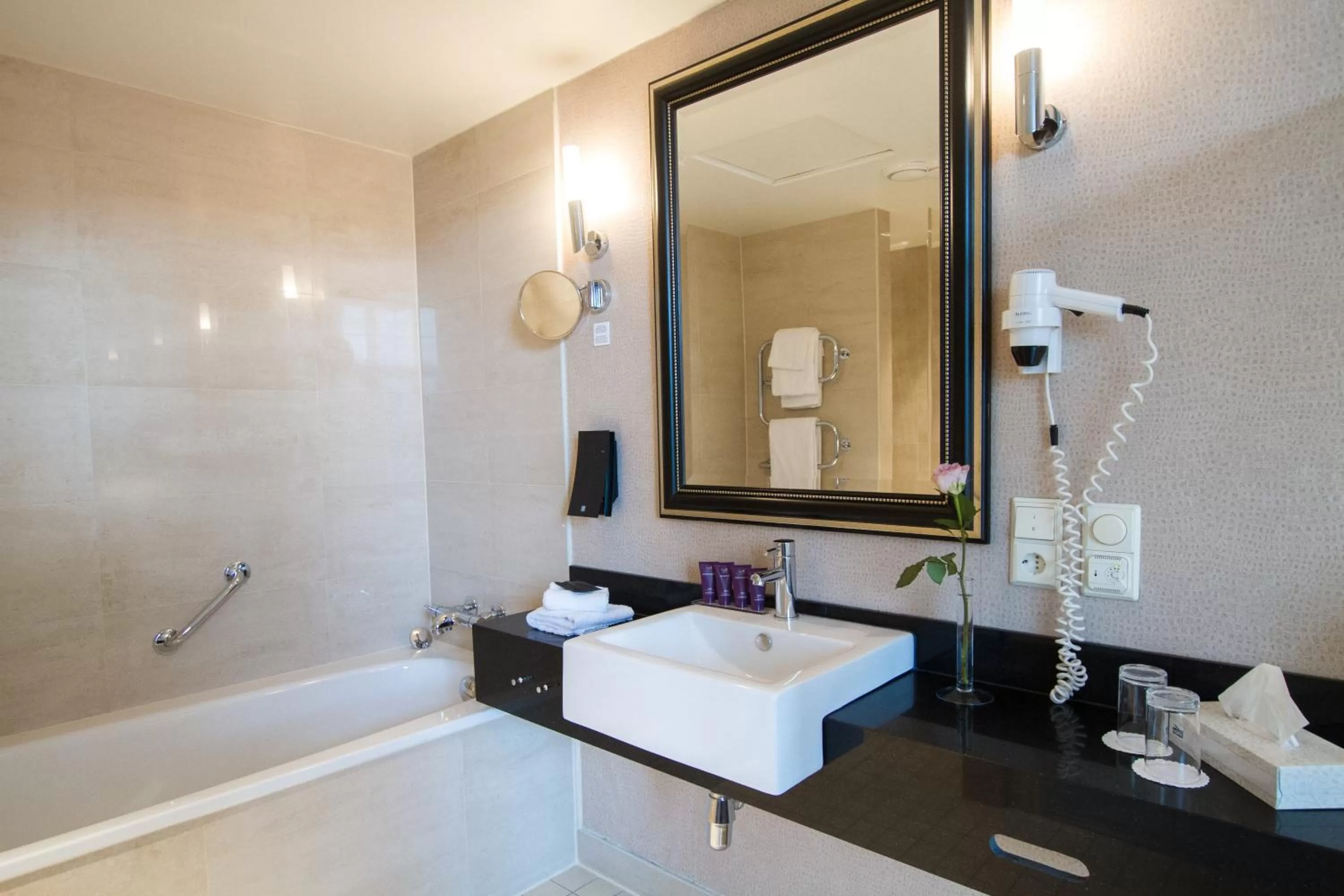 Bathroom in Home Hotel Havnekontoret