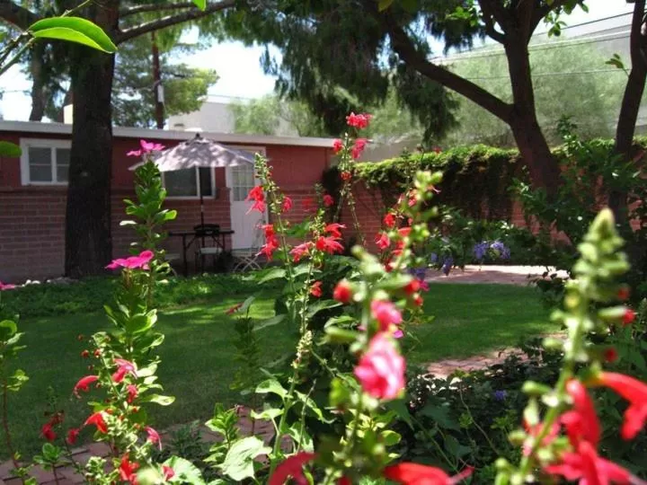 Garden in Mon Ami Bed and Breakfast