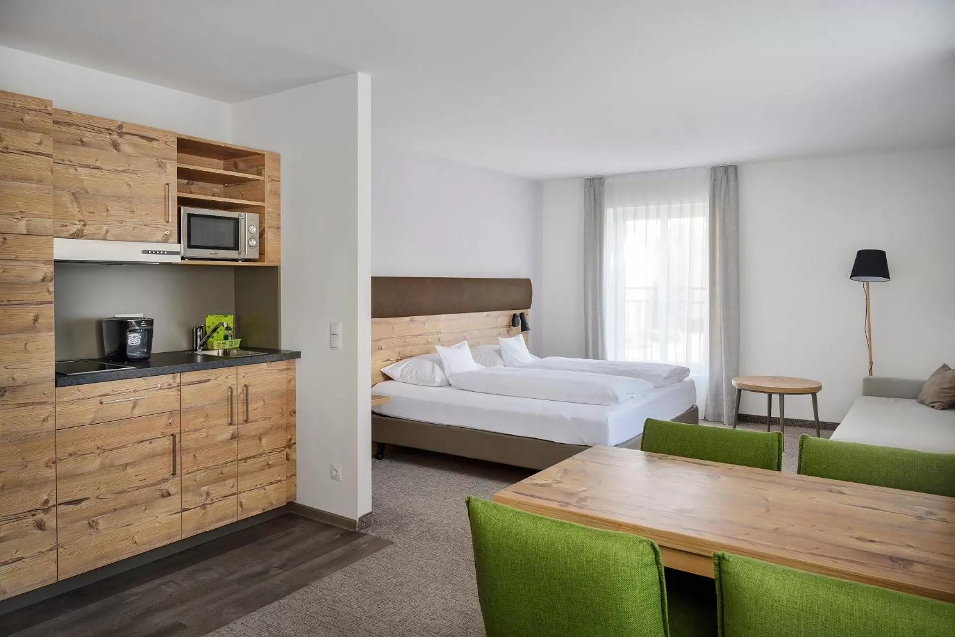 Kitchen or kitchenette, Bed in ApartHotel Rose