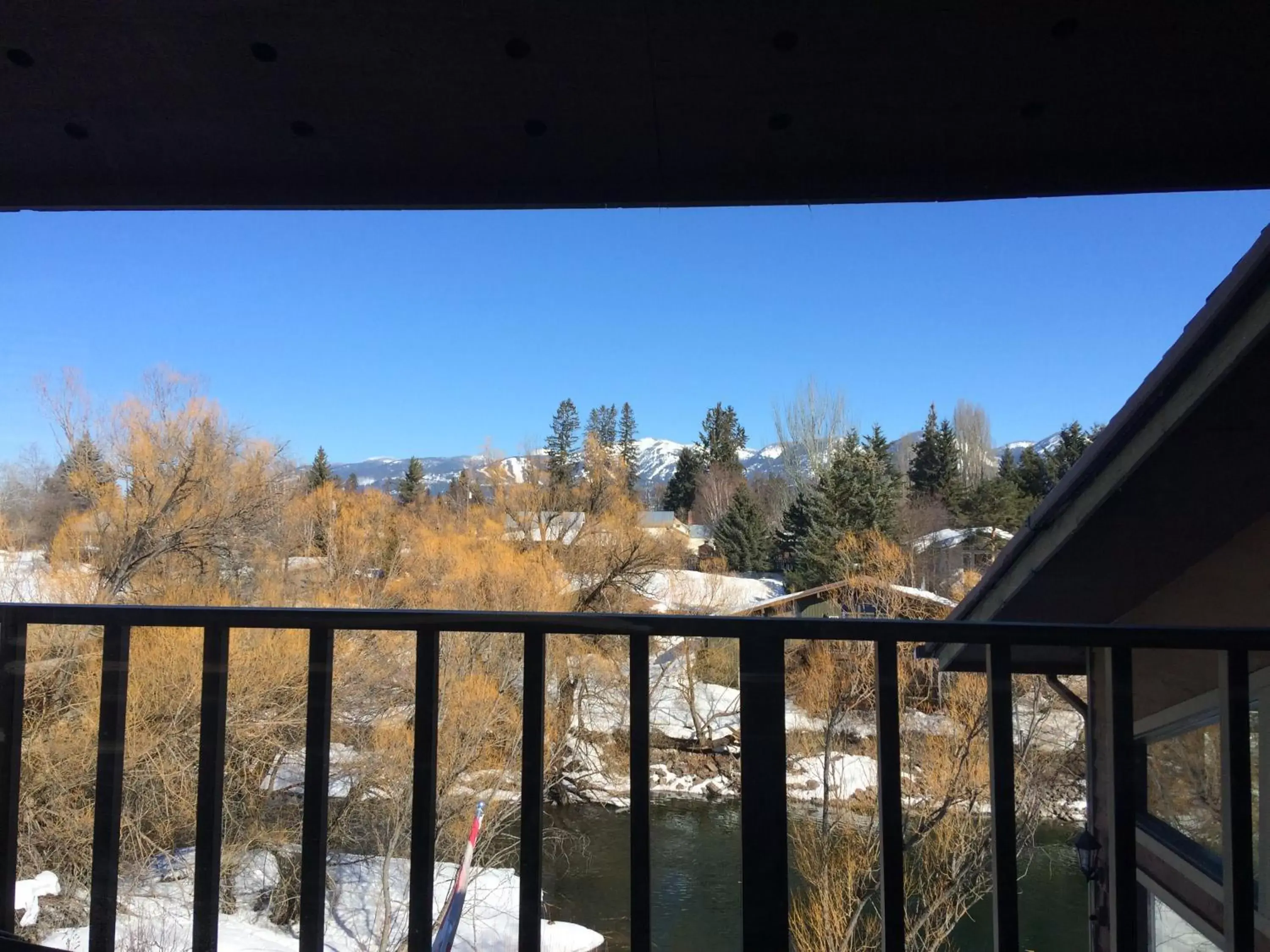 King Room with River View in Duck Inn Lodge King Room with River View in Duck Inn Lodge