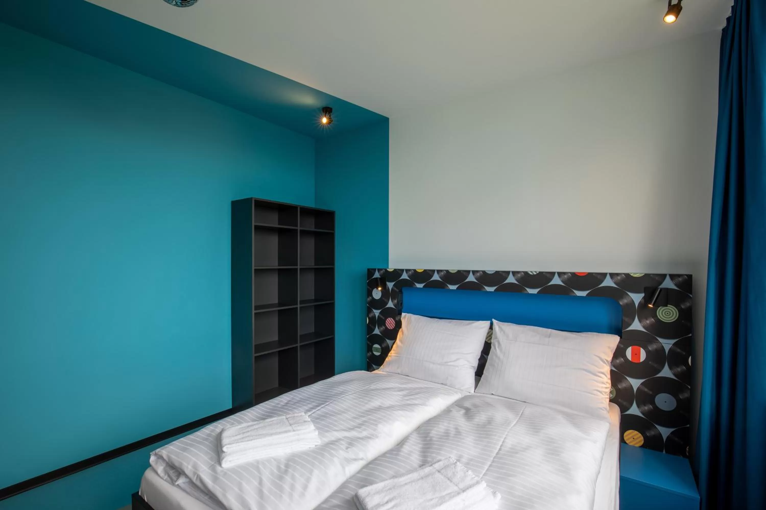 Photo of the whole room, Bed in MEININGER Hotel Dresden Zentrum