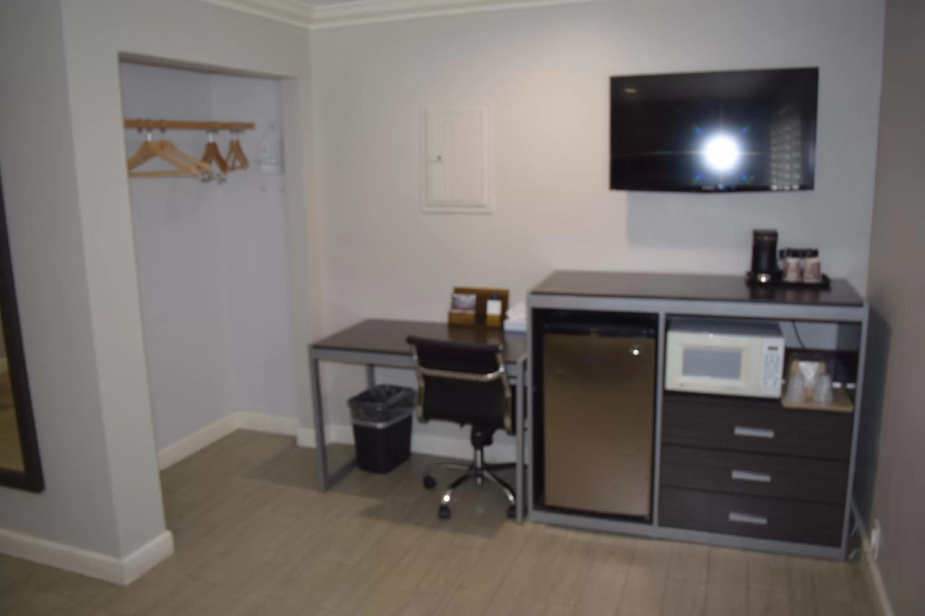 Other in Deluxe Inn Hawthorne/ LAX