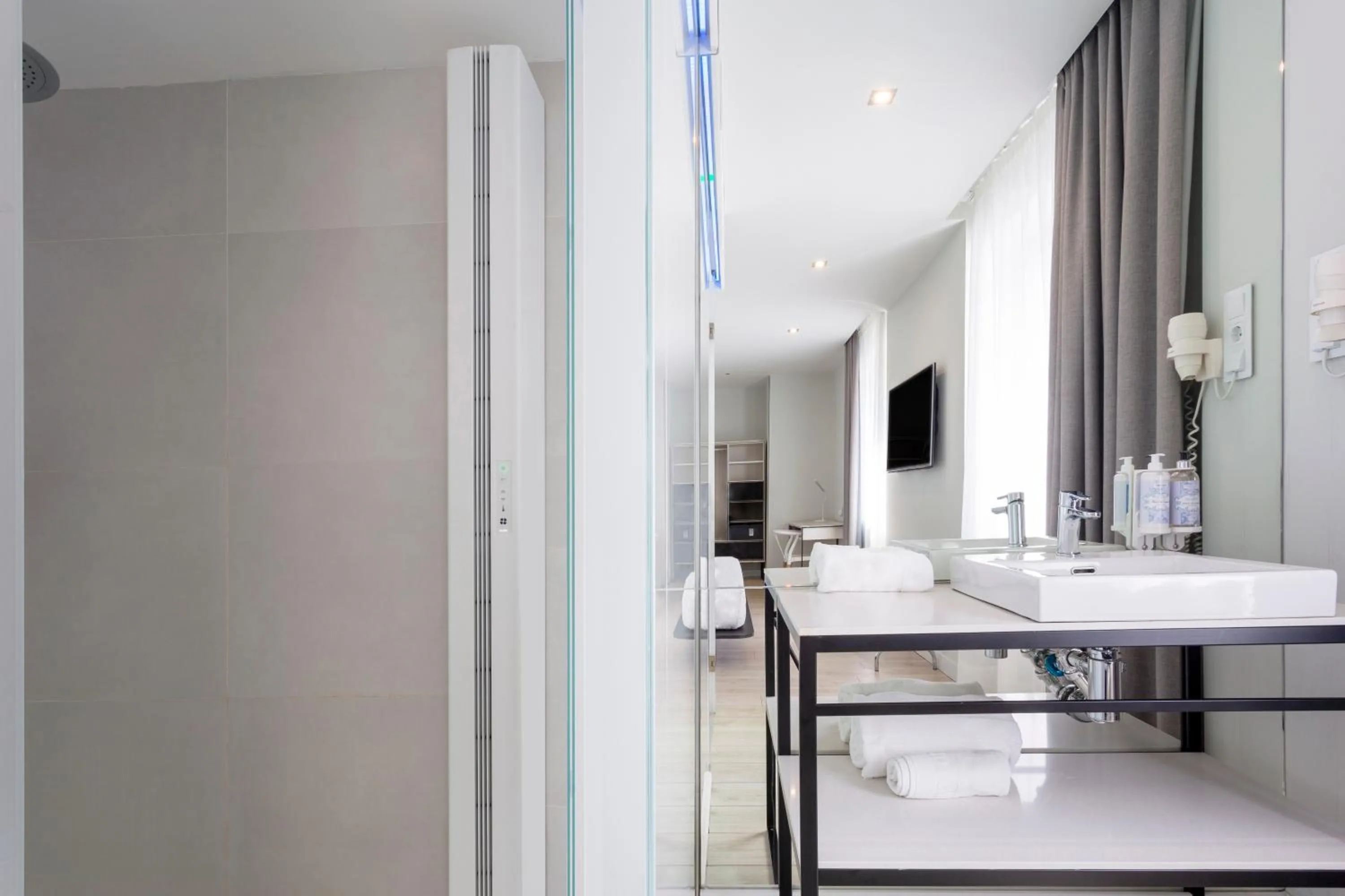 Bathroom in B&B HOTEL Madrid Centro Puerta del Sol