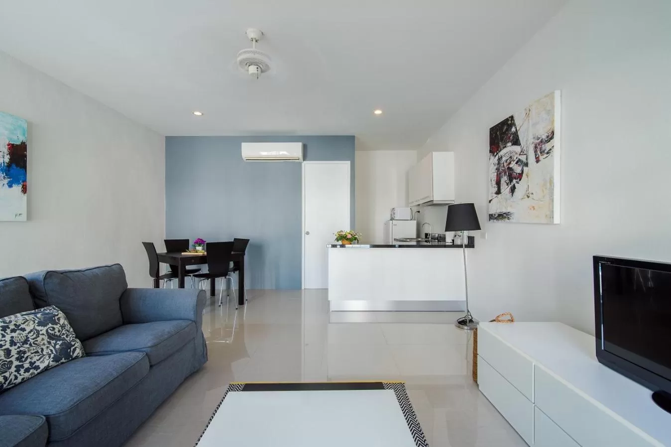 Coffee/tea facilities in The Beach Village Resort