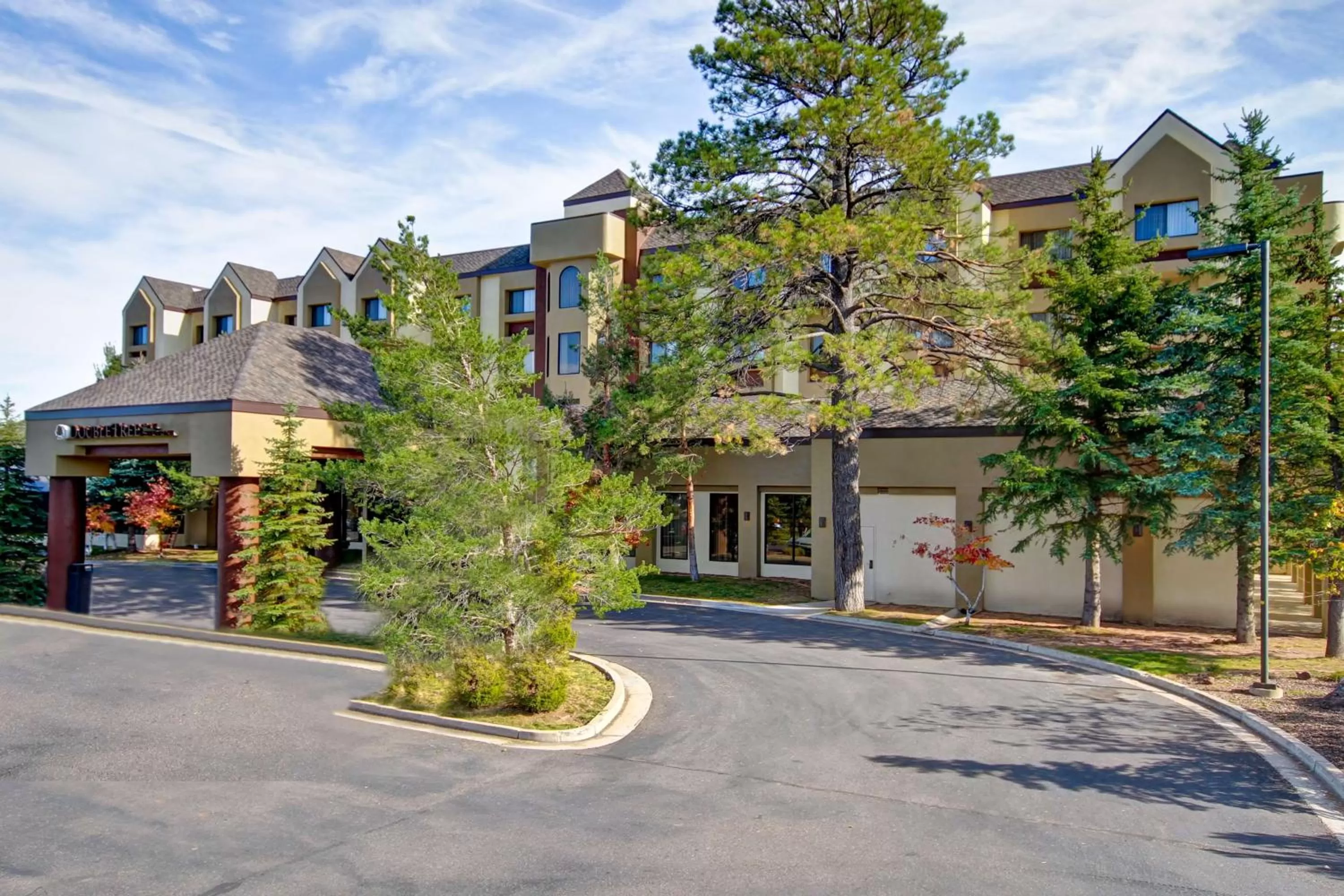 Property building in DoubleTree by Hilton Hotel Flagstaff
