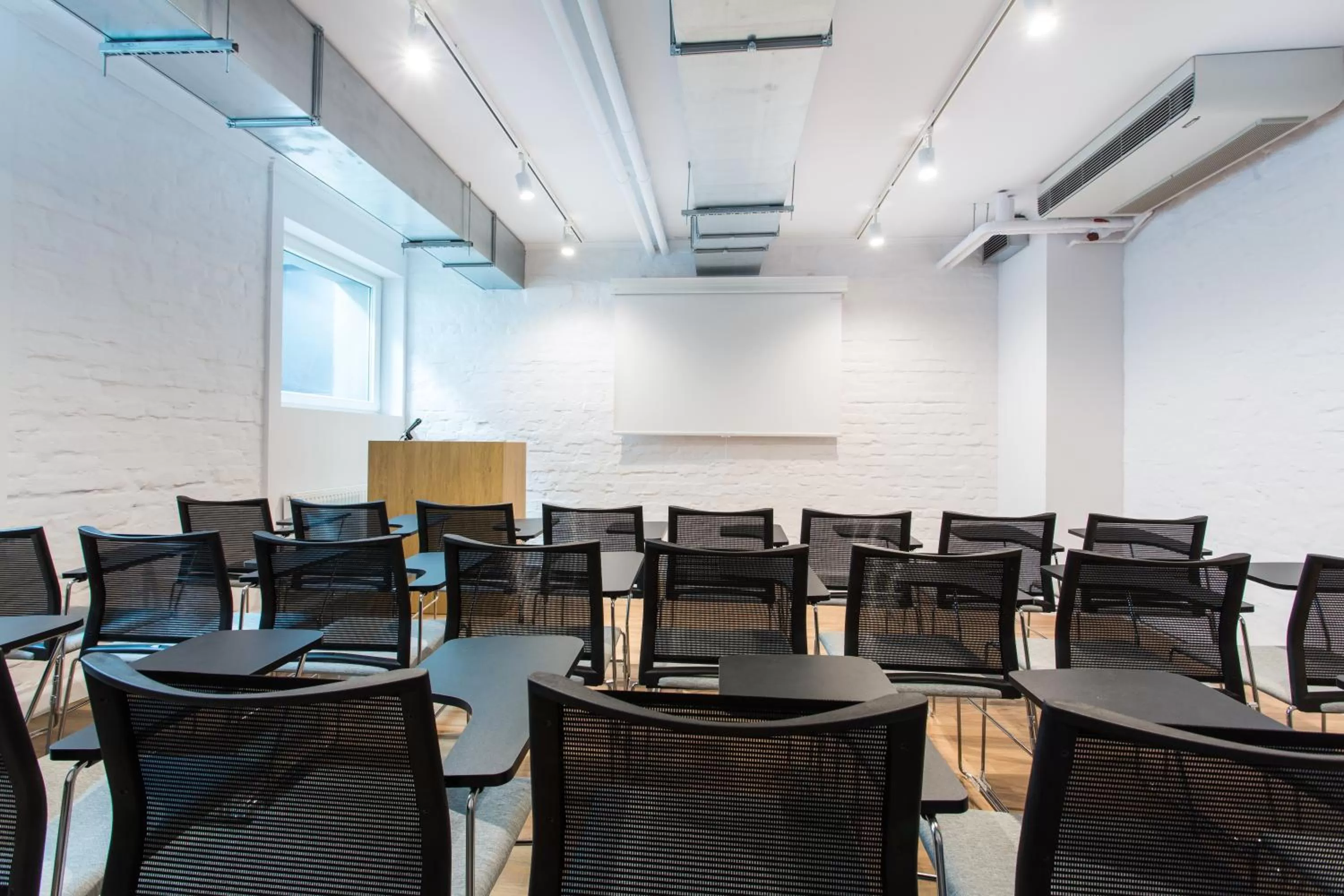 Business facilities in Smart Hotel